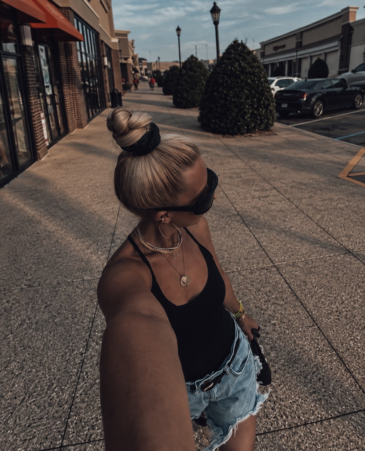 A good day doesn’t have to be dramatic. Sometimes it’s just movement, sunlight, and not abandoning yourself.

#LTKdayinmylife #LTKootd #LTKfitnessgoals