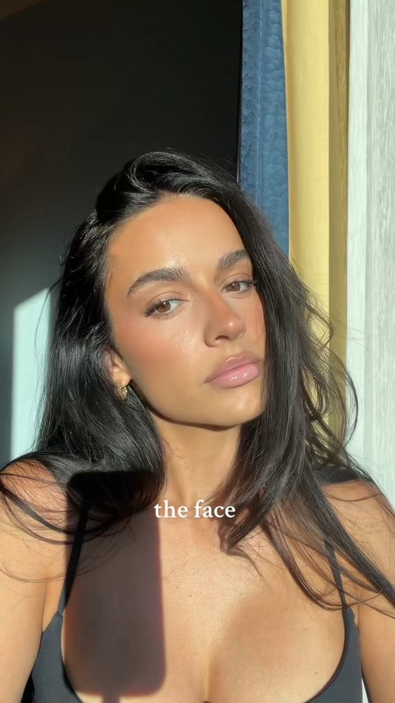 My go to makeup look✨night 1 look in LA with @Dolce&Gabbana
#makeup
#makeuptutorial #makeupvideo #glowymakeup #everydaymakeup #makeuptiktok