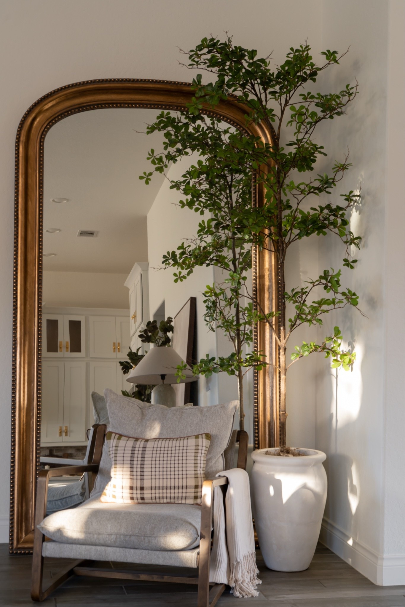 Cozy living room corner 🤎✨

#LTKHome #LTKSaleAlert #LTKSeasonal