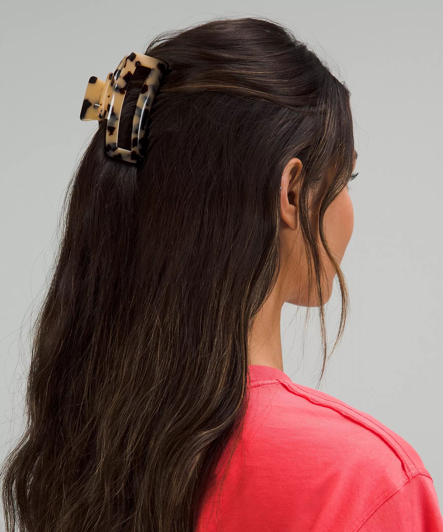 Large Claw Hair Clip | Women's Accessories | lululemon | Lululemon (US)