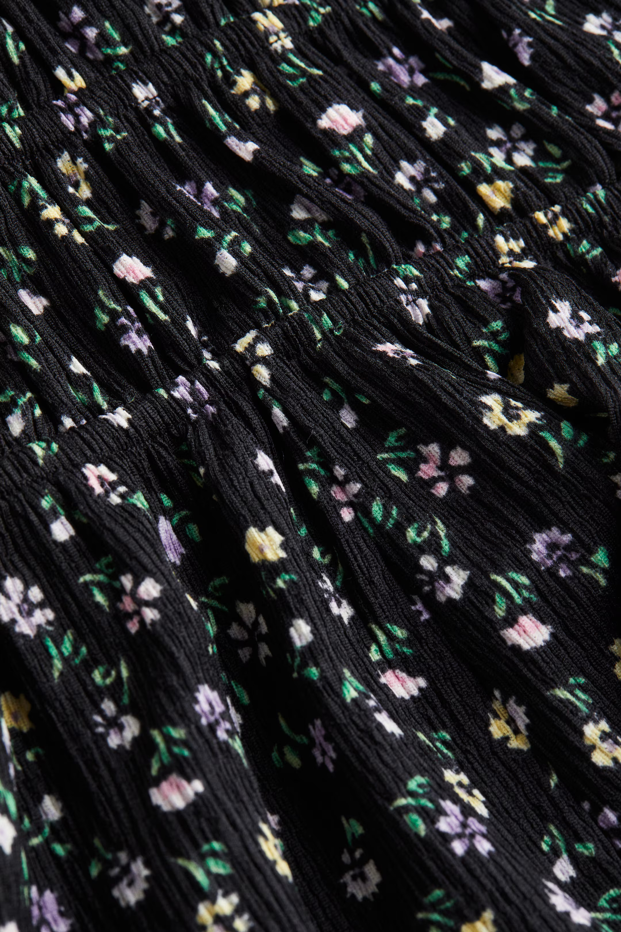 Kurzer Jumpsuit aus gecrinkeltem Jersey | H&M (DE, AT, CH, NL, FI)