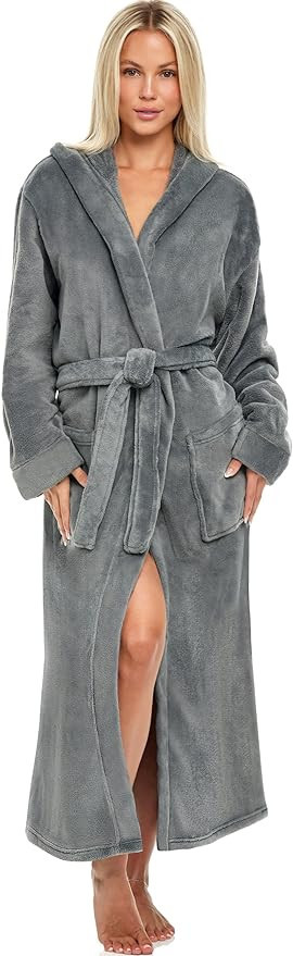 Alexander Del Rossa Women's Soft Plush Fleece Hooded Bathrobe, Full Length Long Warm Lounge Robe ... | Amazon (US)