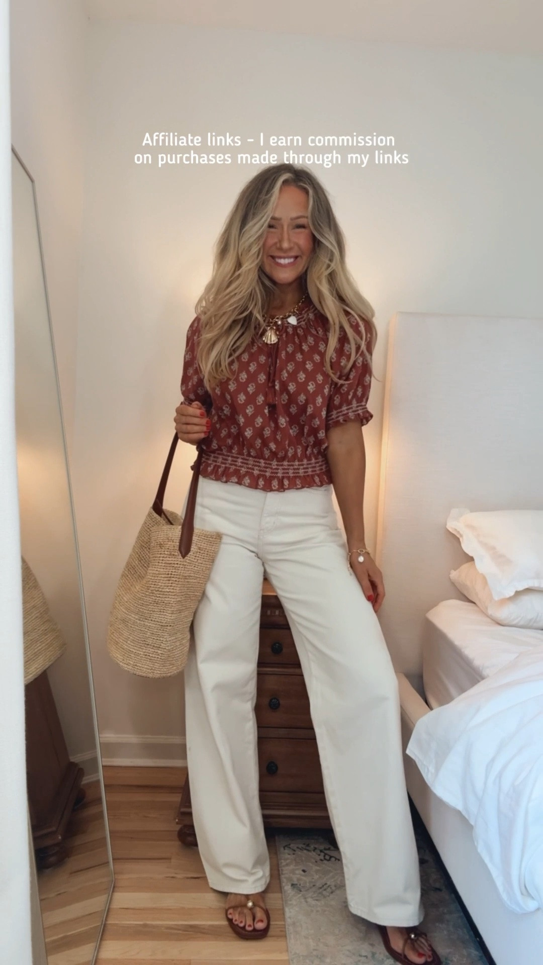 Affiliate links - I earn commission on purchases made through my links 

Target fashion top
Zara jeans
Ecru jeans 
Raffia bag 
Summer outfits casual