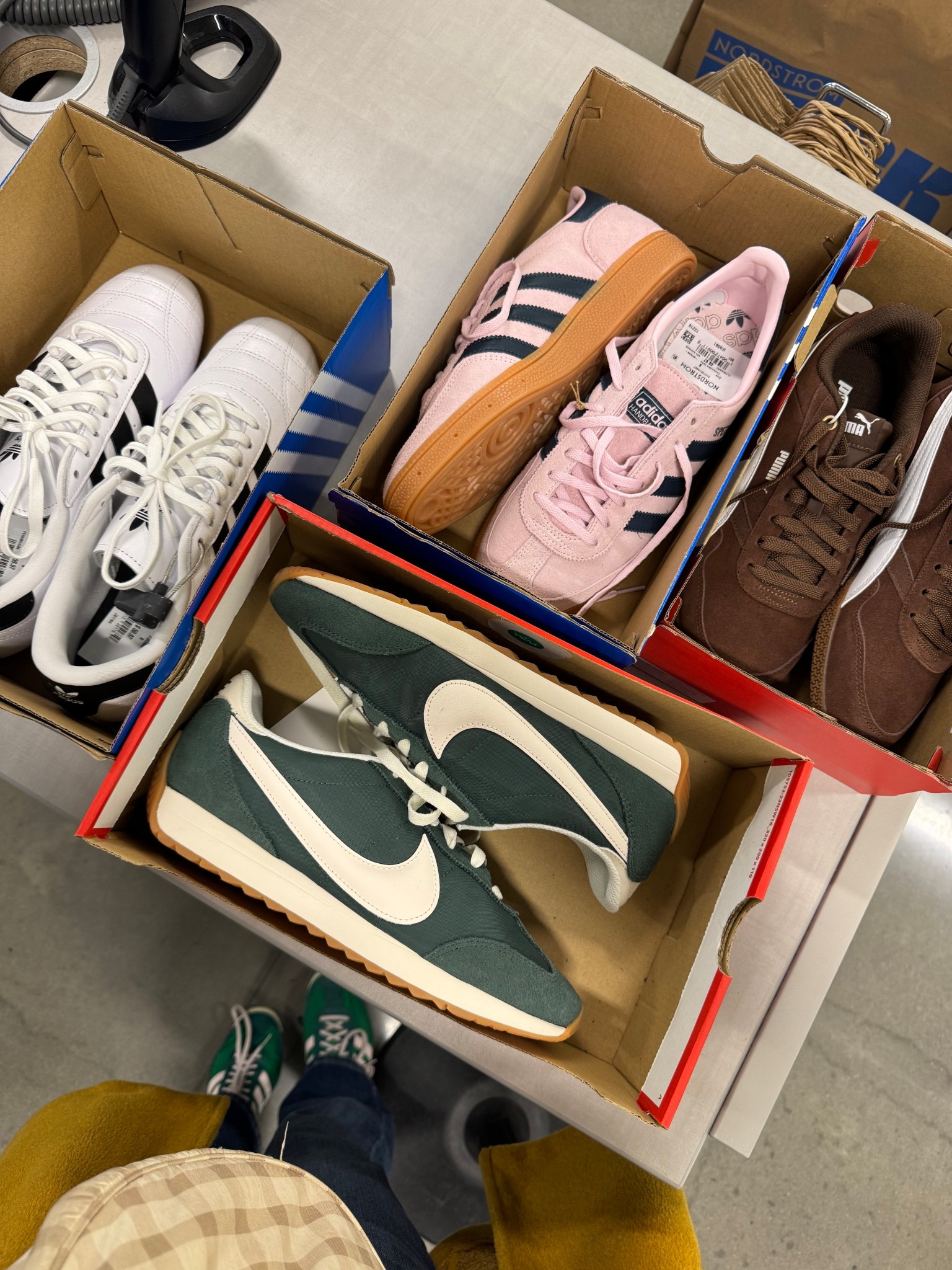 Cannot beat these sneaker prices!!!


#LTKCyberWeek #LTKSaleAlert #LTKShoeCrush