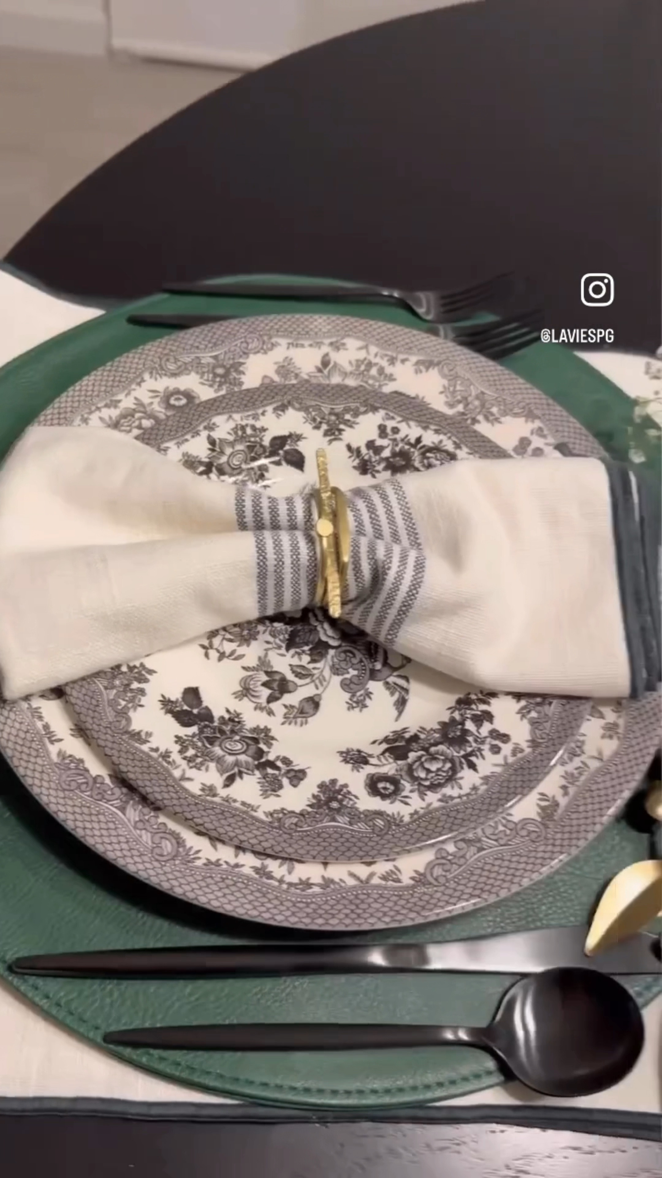 Holiday tablescape! Each item is under $50!

#LTKsalealert #LTKHoliday #LTKfindsunder50