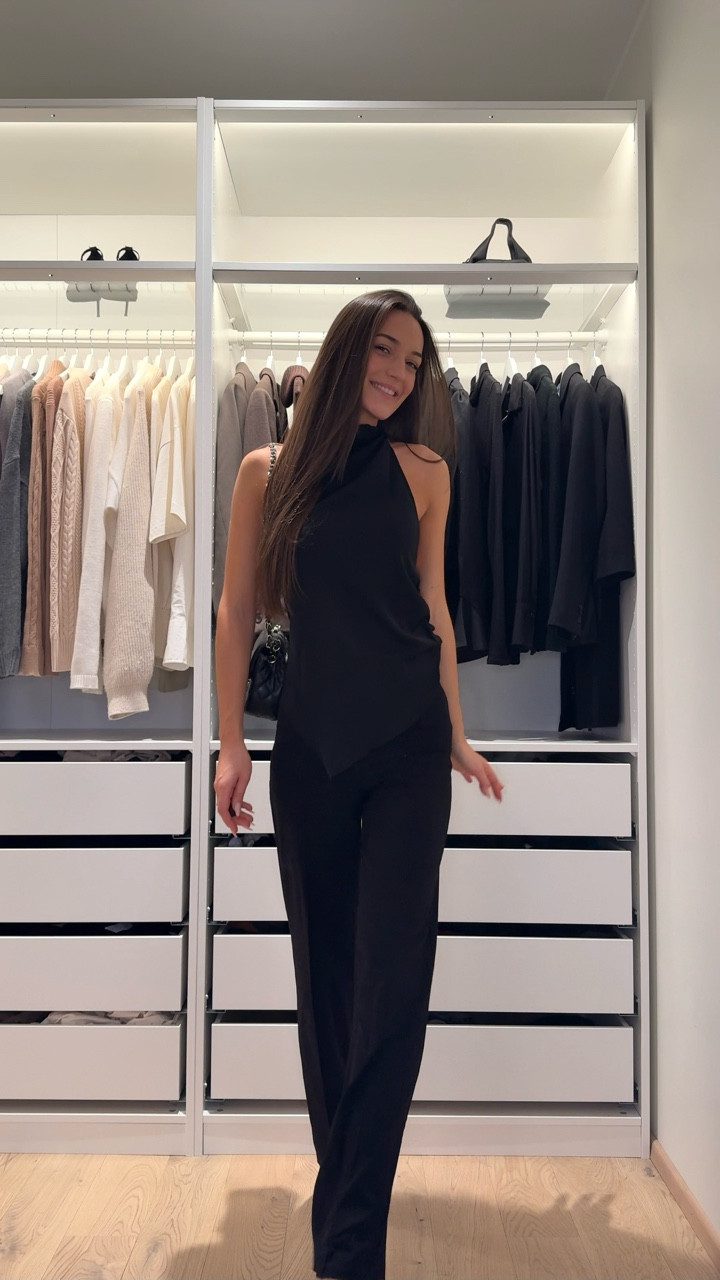 Recreating more Hailey Bieber outfits 🖤 This one’s giving date night energy 👀🍸

Comment SHOP and I’ll DM outfit details ✨

Everything I'm wearing is linked on my LTK shop 🔗

Hailey Bieber outfit inspiration Fall fashion, Pinterest inspired outfits, fall GRWM, cozy outfit inspo, neutral aesthetic, timeless fashion, everyday style, capsule wardrobe, affordable looks, outfit repeating but make it chic, fall OOTD, minimal outfit ideas, fall style inspo, rewear your closet, trending outfits, budget friendly outfits, aesthetic reel, viral fashion reel, outfit ideas