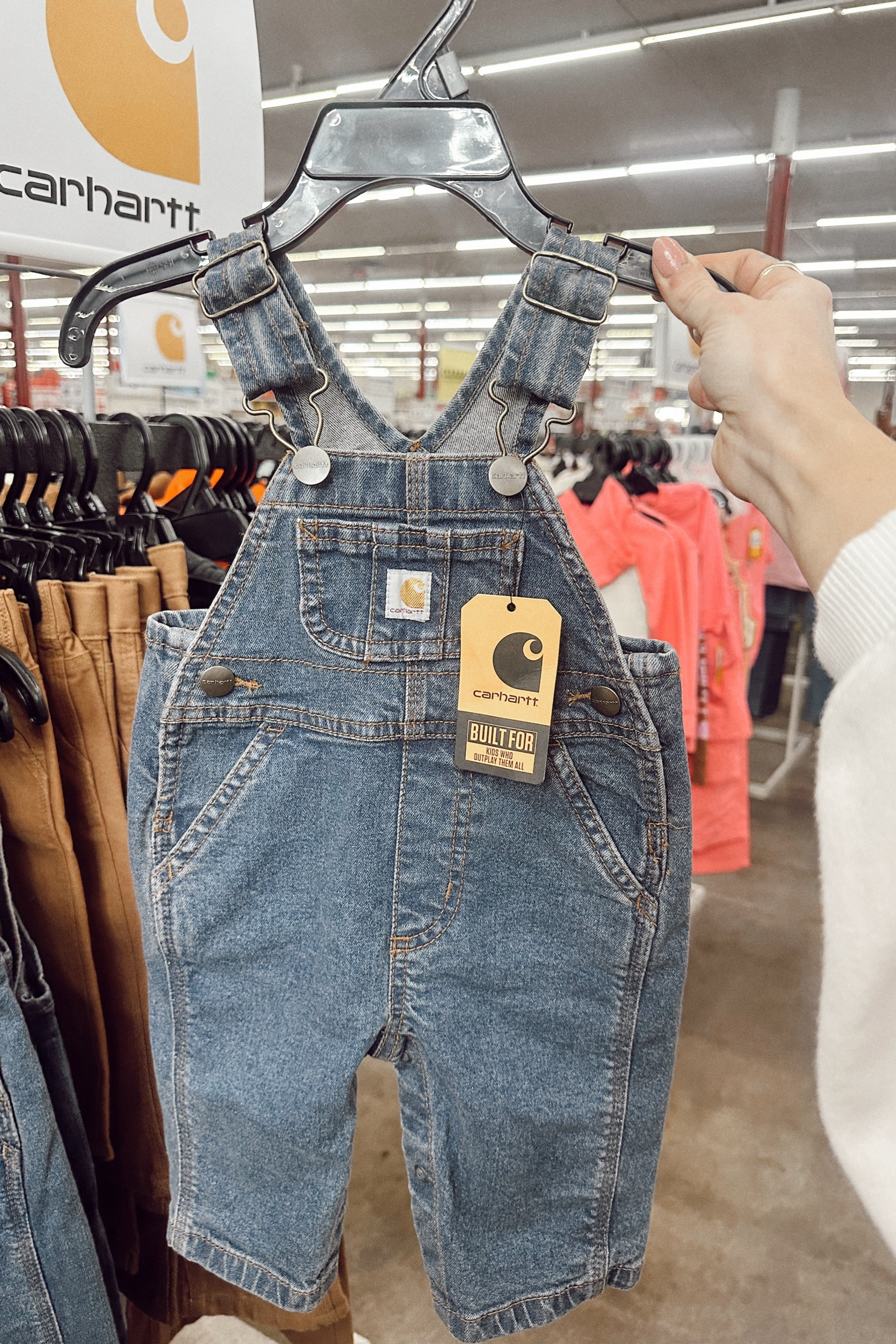 Baby carhartt overalls 👢🤭

#LTKKids #LTKFamily #LTKBaby