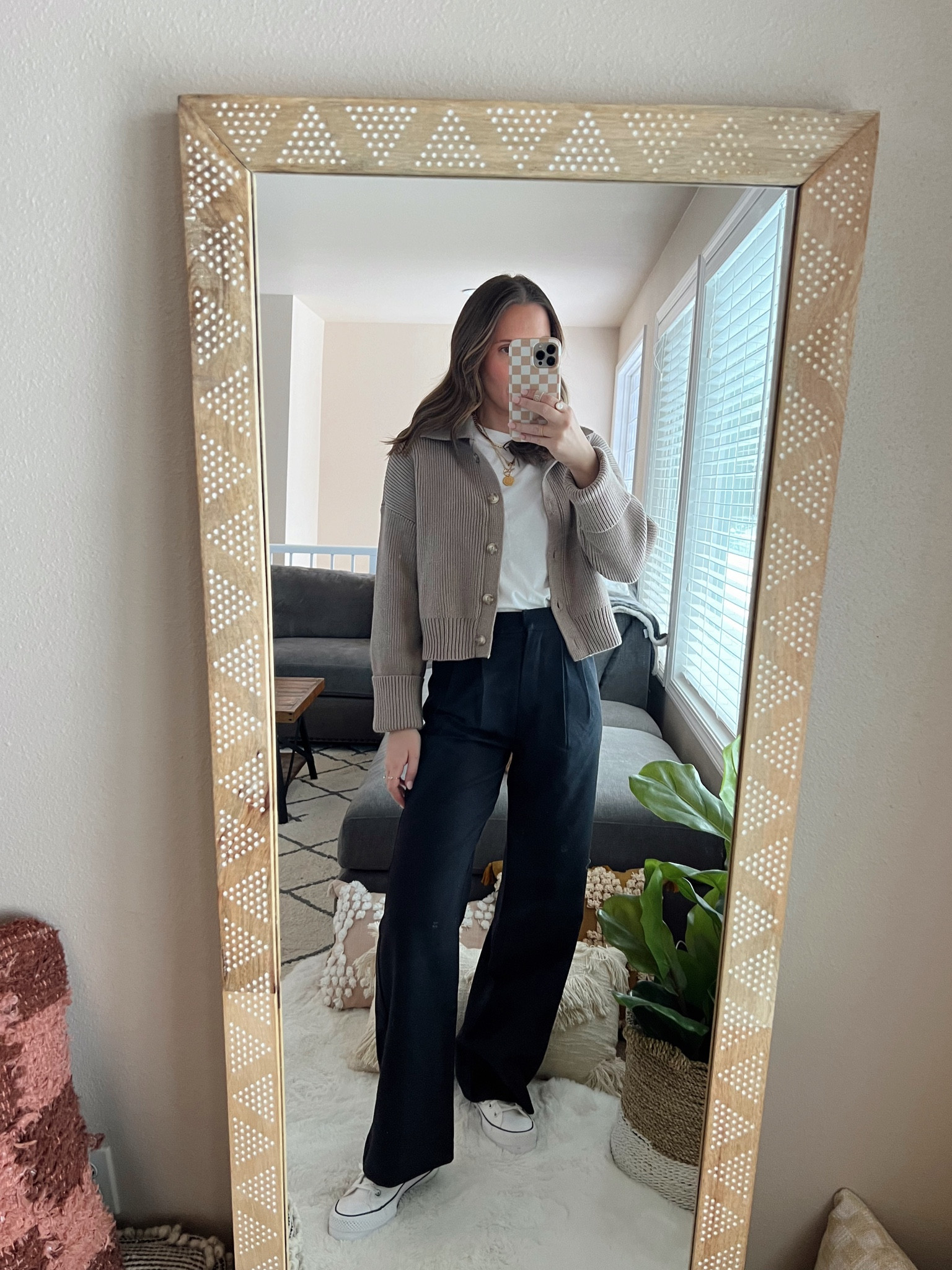 Teacher outfit idea🍎 wearing a xs tee, xs cardigan and size 26 trousers (sized up one!)

Teacher style | classroom outfit | teacher outfit | workwear | classroom style | Sloane tailored pants




#LTKstyletip