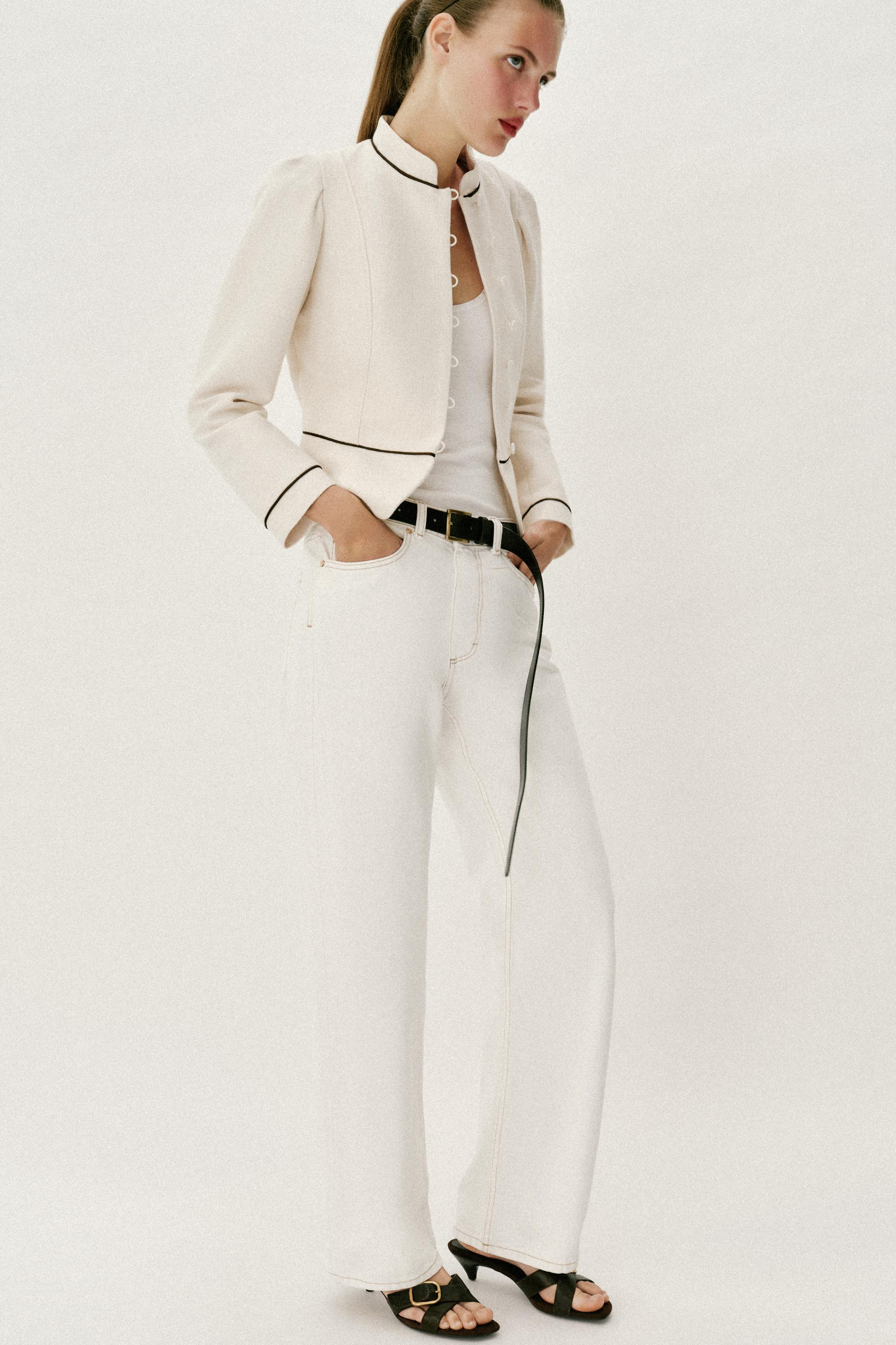 TAILORED CONTRAST PIPING BLAZER | Zara US