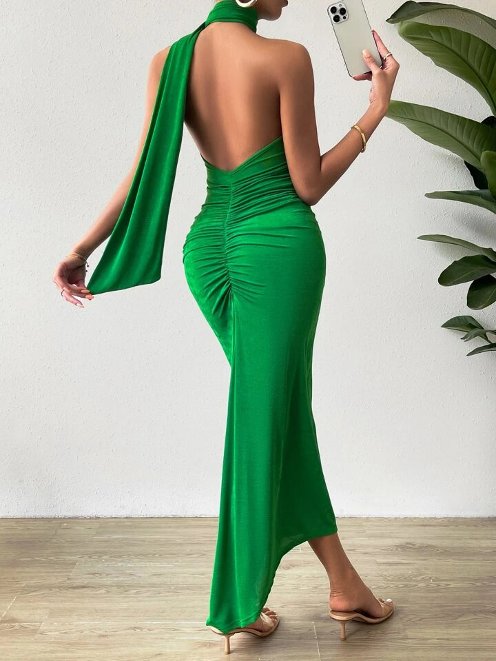 SHEIN Privé Solid Ruched Halter Neck Backless Bodycon Dress | SHEIN