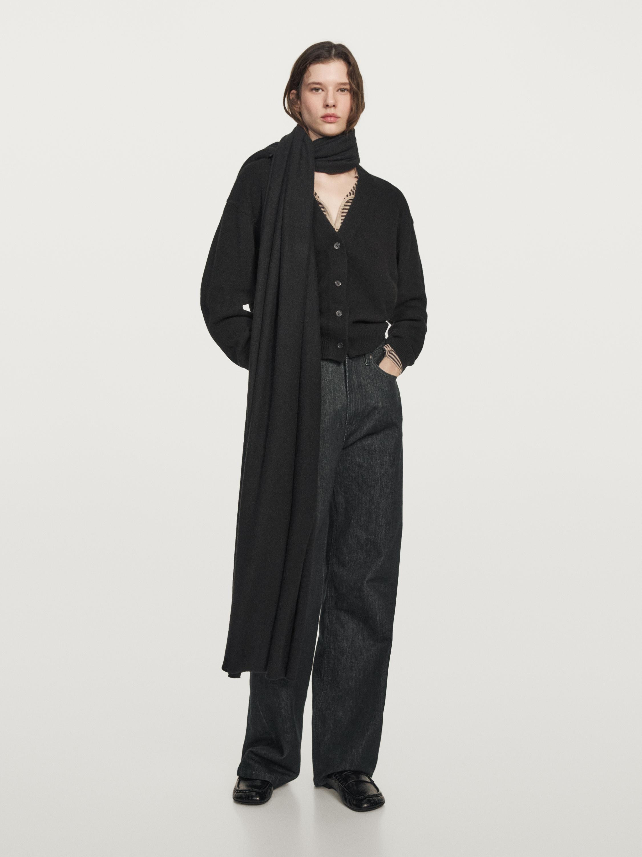 Wool blend knitted cardigan. V-neck. Long sleeves. Ribbed trims . | Massimo Dutti UK