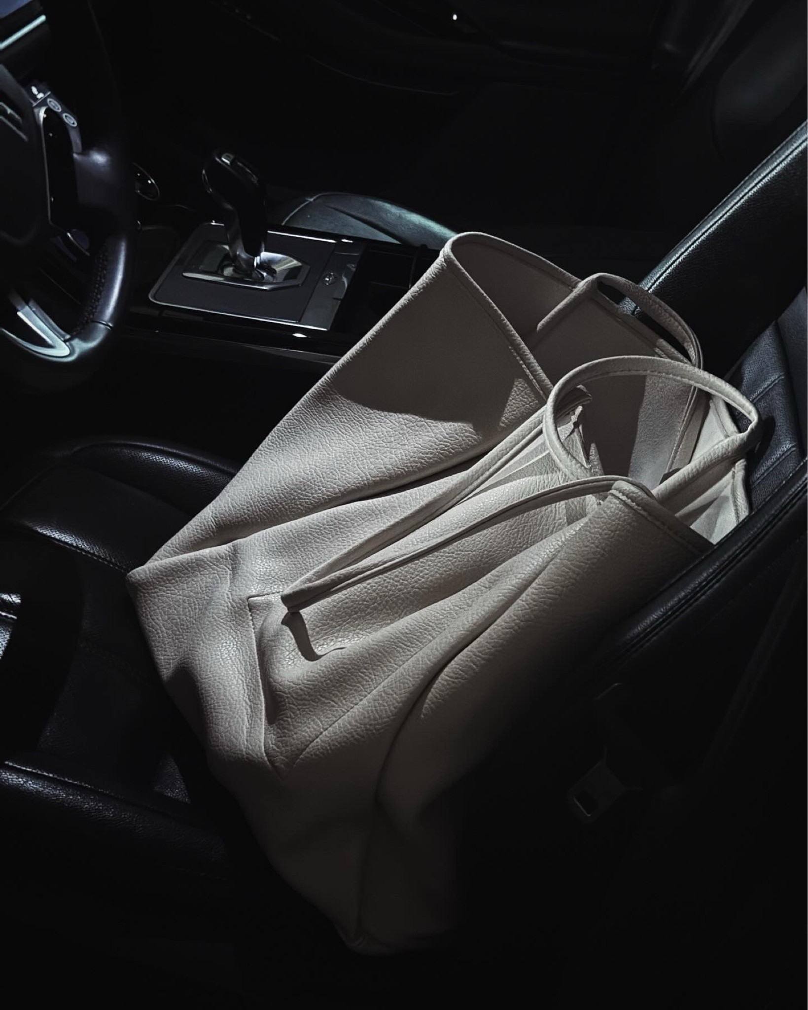 The best vegan leather bag $29 can buy! And a roundup of my recent Amazon orders! 

✨
#amazonfinds #amazonfashion #amazonbags #amazonmusthaves #leathertote #momlife

#LTKitbag #LTKstyletip #LTKfindsunder50