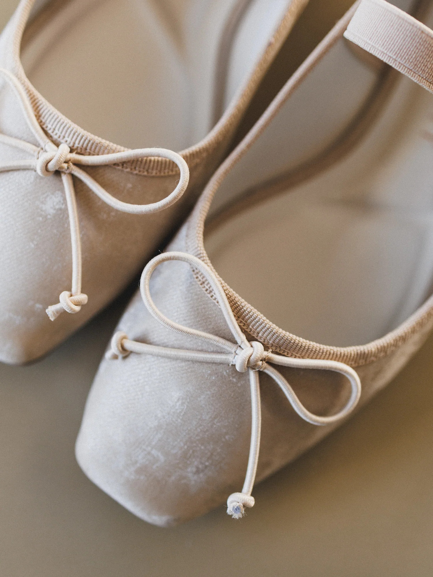 London Flats  - Beige | Three Bird Nest