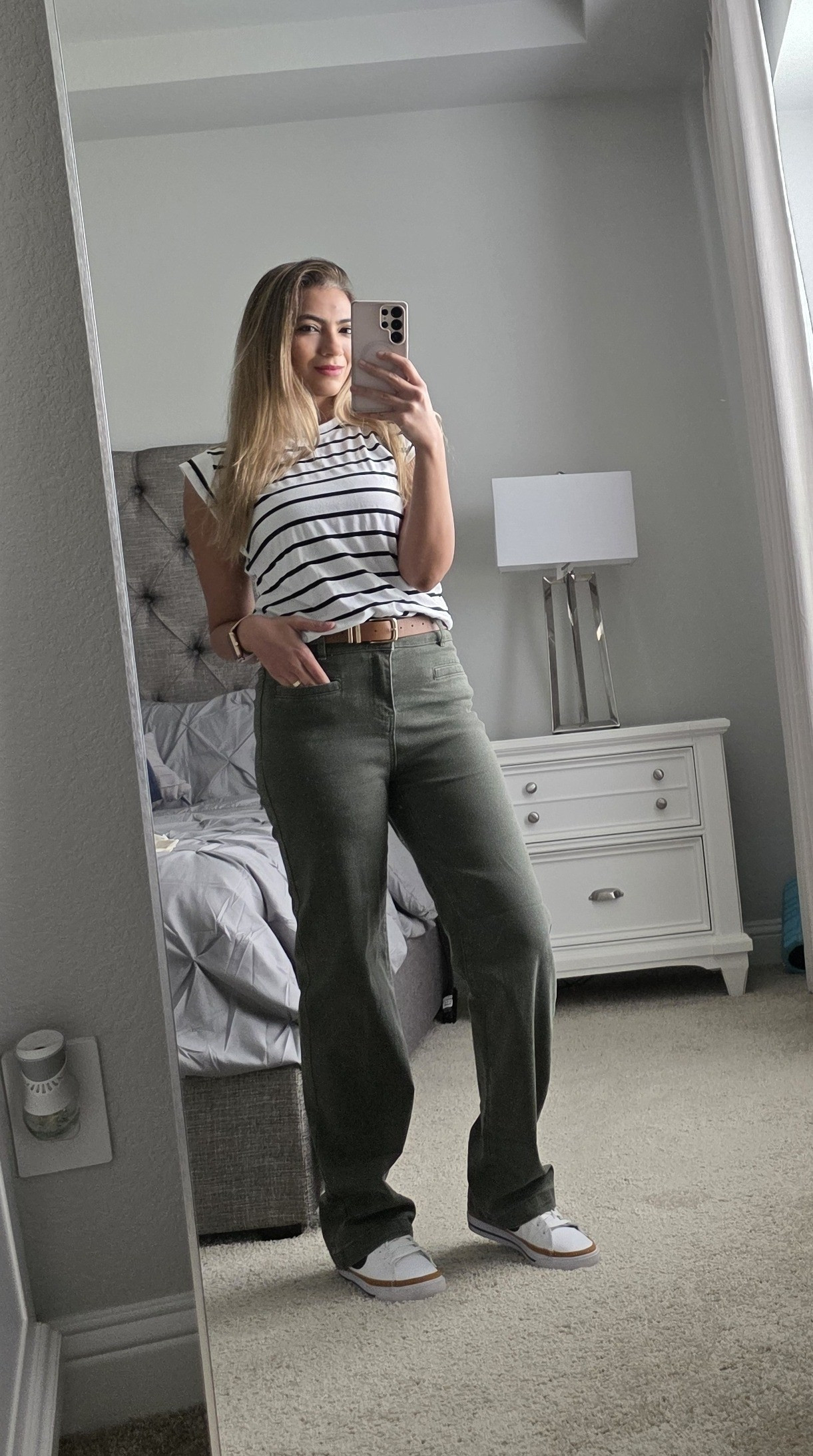 On-the-go vibes 😎Easily one of the most comfortable outfits I put on recently!!OOTD, spring outfit, outfit inspiration, fashion, summer outfit, casual, comfortable, cute and trendy, loose fit jeans.#OOTD #springoutfits #springoutfitideas #fashioninspo #fashionfinds 

#LTKootd #LTKgrwm #LTKdayinmylife