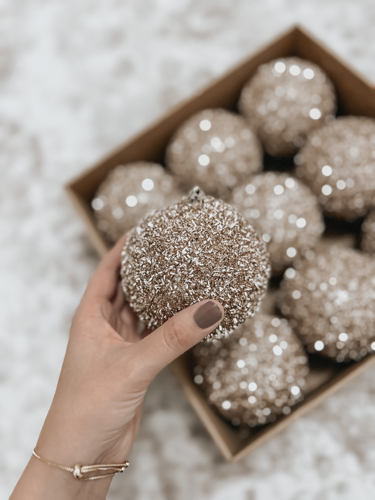 9 for $15 Christmas tree ornaments from target


#LTKSeasonal #LTKHolidaySale #LTKHoliday