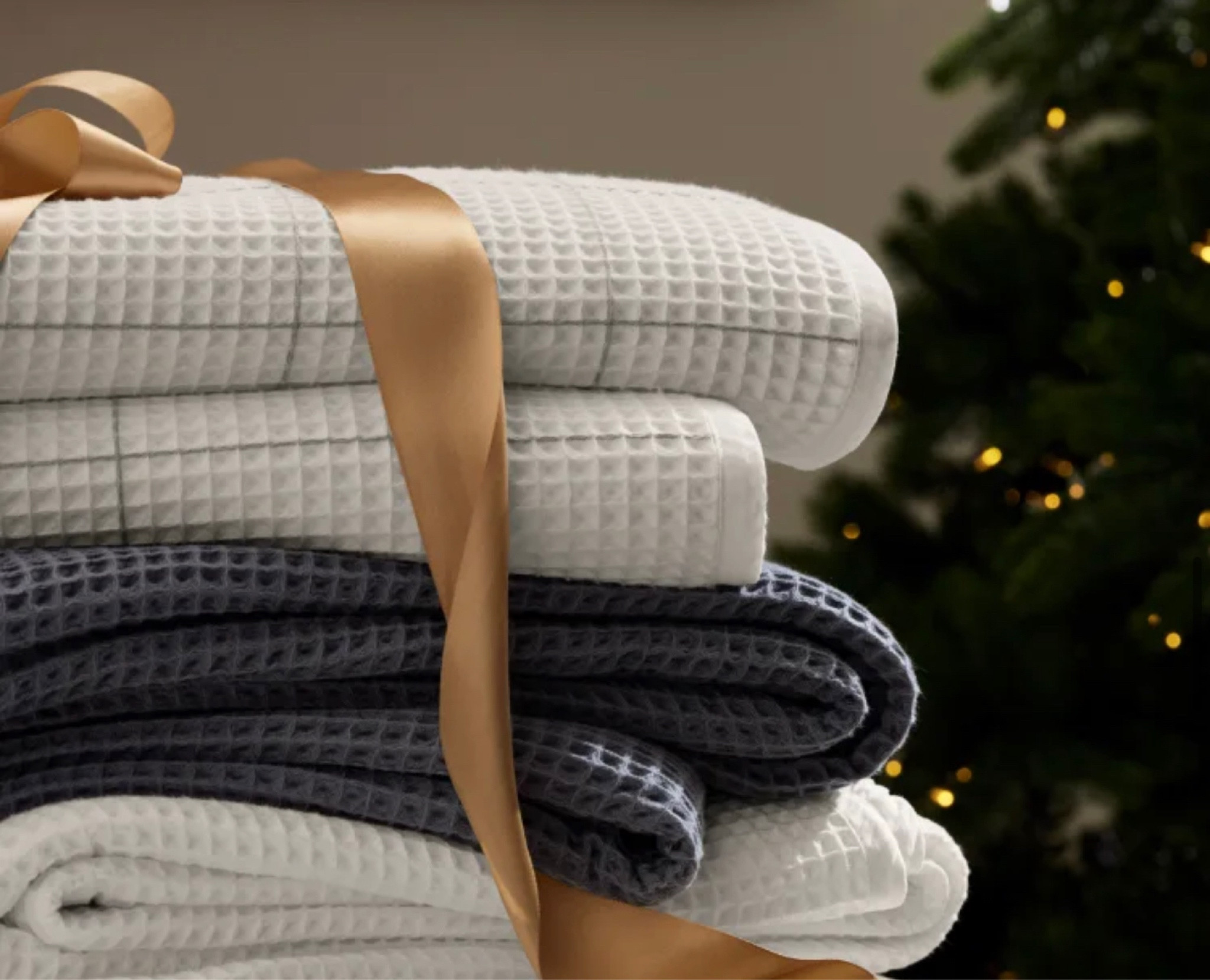 Boll & Branch 20% off sitewide sale with code: HOME22

We have boll & branch bedding on our bed and we love it! The waffle bed blanket is a real treat!


#LTKsalealert #LTKHoliday #LTKhome