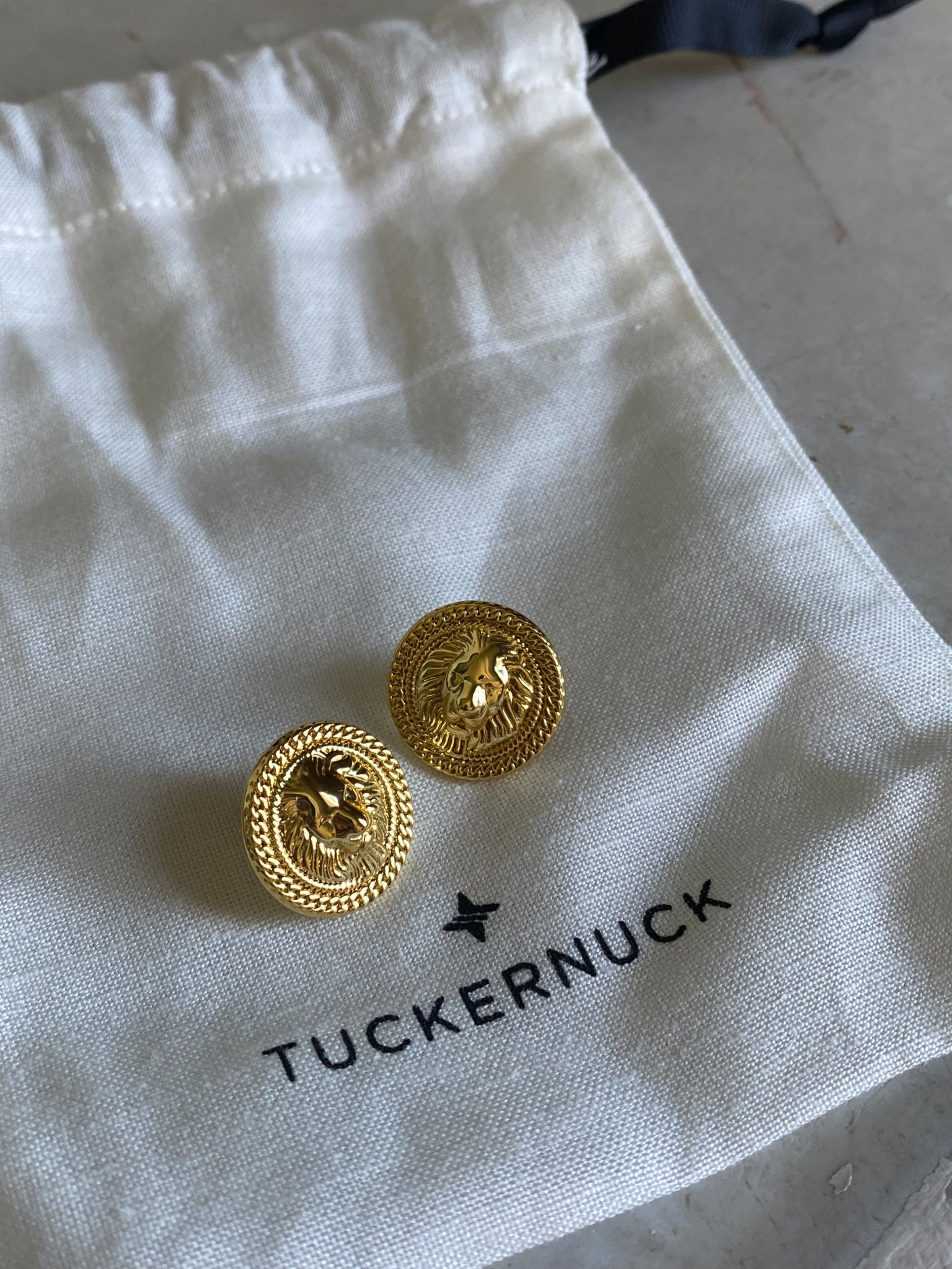 @Tuckernuck just released so many stunning pieces that were *made* for this season of celebration. Think: Thanksgiving, dinner parties, the ballet, holiday gatherings, nights downtown at the symphony, galas — and dare I say, New Year’s Eve? (HOW are we almost there?! 😍) They never fail to create and curate styles that elevate the everyday and standout on special occasions. Effortlessly chic styles that are the perfect balance between classic and modern. Polished and practical. Classic neutrals that pair with everything, and fun prints with pops of color that add a little joy to every moment.

Oh and don’t forget about their new arrivals for your home! They have THE most beautiful table linens along with everything you need for a show-stopping tablescape for Thanksgiving and Christmas. The tablecloth and cloth napkins I’m using are from Tuckernuck and they are more than I could have imagined!!

#TuckernuckPartner #liketkit #slowliving #romantizeyourlife #styletips #outfitideas #newengland #newenglandfall #fallseason #autumn #fallfashion #falloutfit #preppyfashion #fallstyle #autumninnewyork 
#falltablescape #tablescapes #tablescapestyling #hostesswiththemostess #autumnstyle 


#LTKStyleTip #LTKFindsUnder50 #LTKGiftGuide