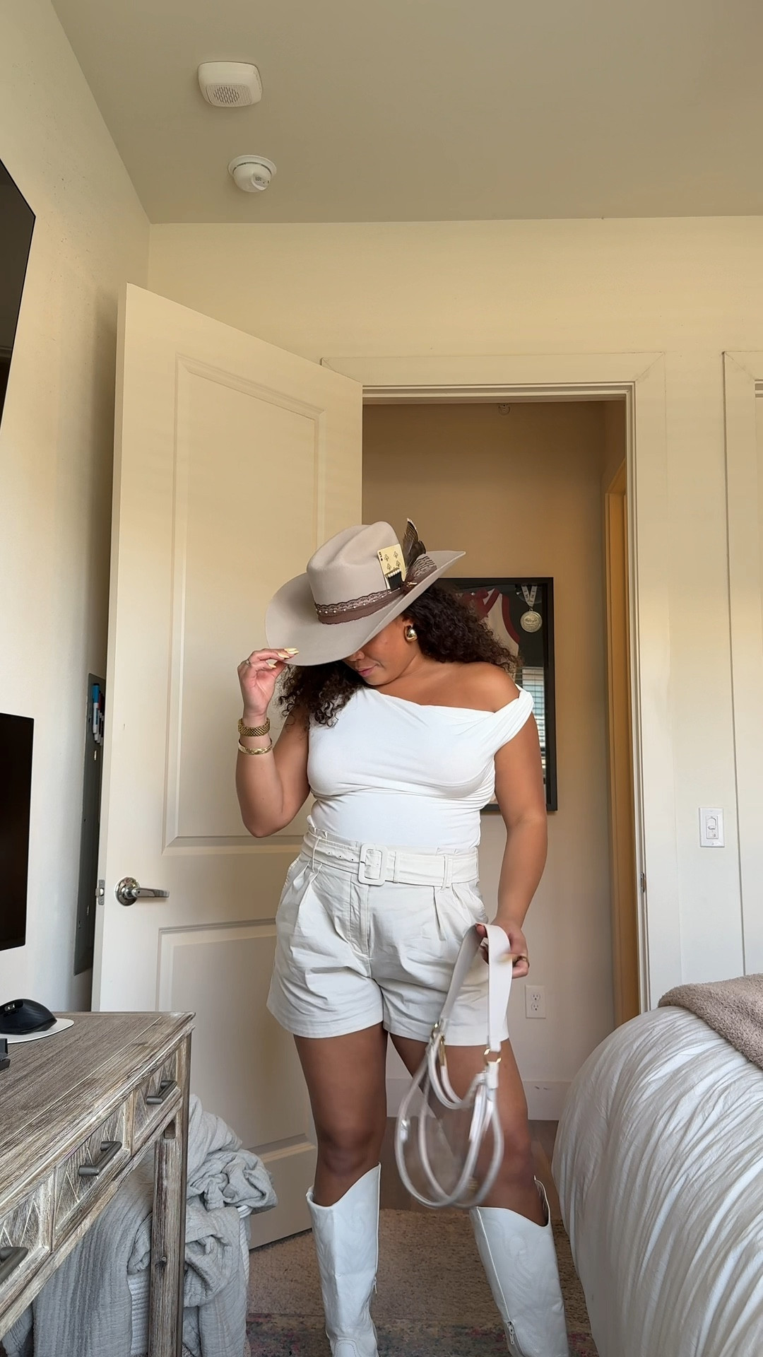 country concert outfits. If you're heading to a concert this season here are some outfits! 