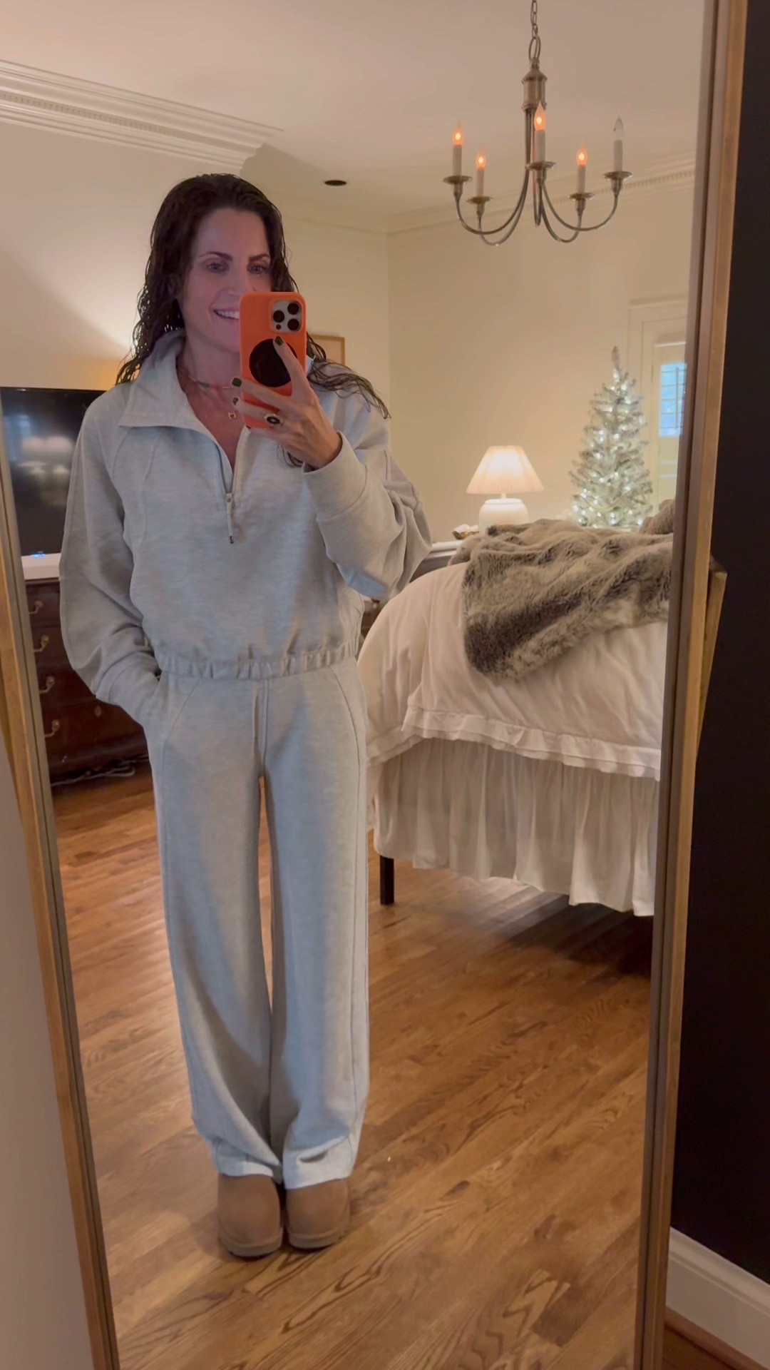 Medium on top and sized up. XS in pants and sized down. I’m 5’4” 1/2 and this length is perfect with any shoe. So good  

#LTKHoliday #LTKActive