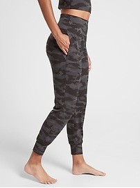 Salutation Jogger Camo | Athleta