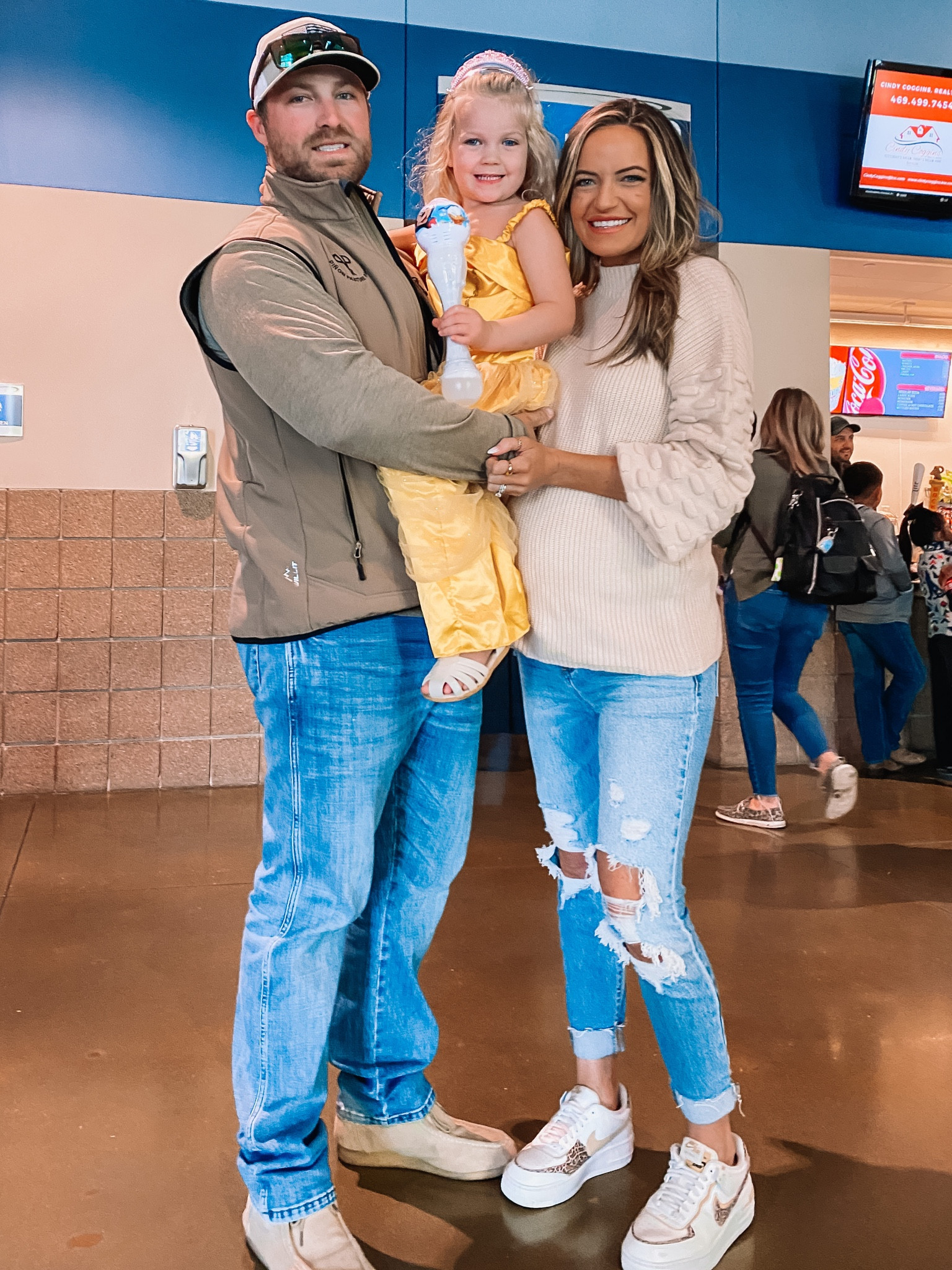 Amazon sweater, Nike leopard sneakers, maternity jeans 

#LTKfamily #LTKHoliday #LTKbump