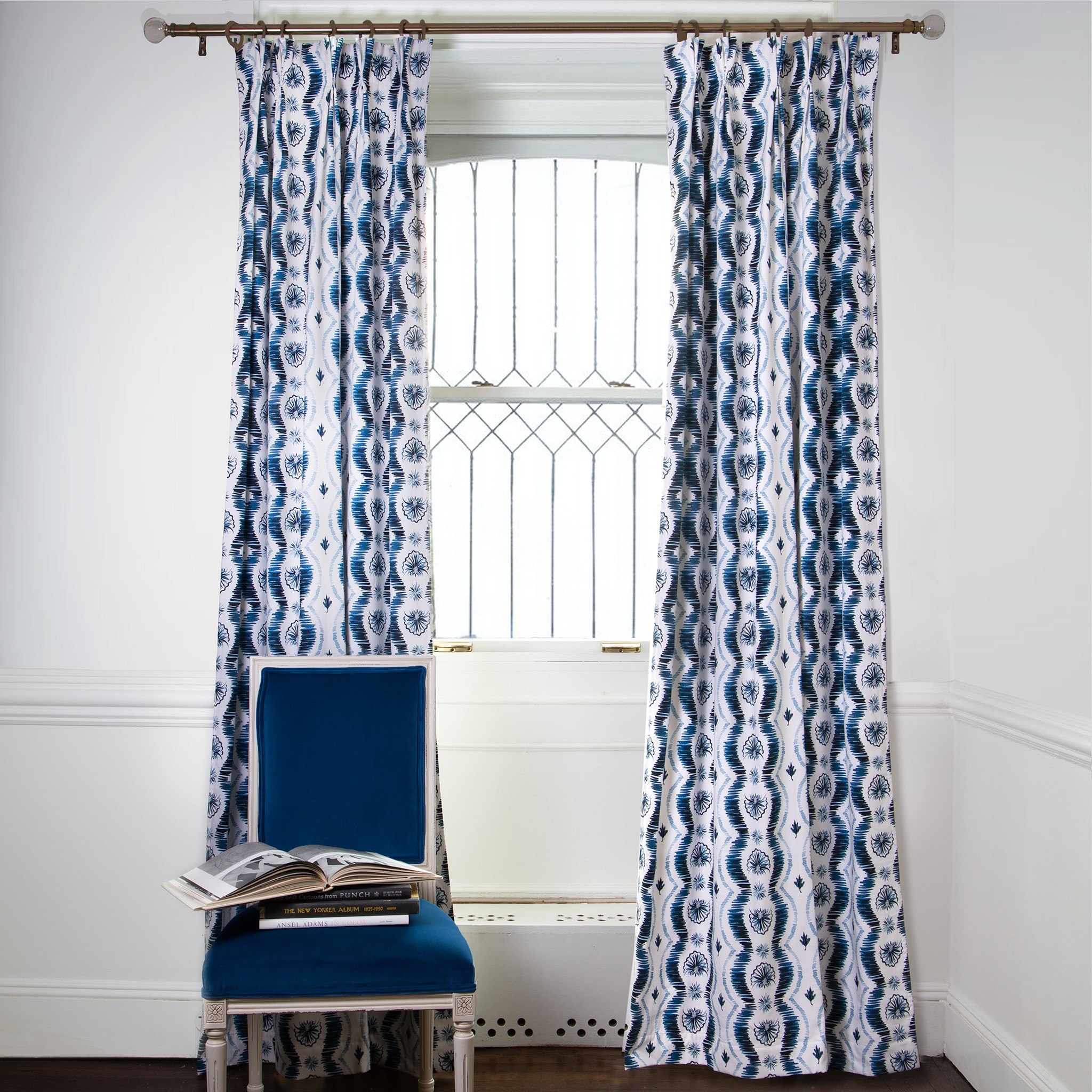 Alice
                Custom Curtain | Pepper