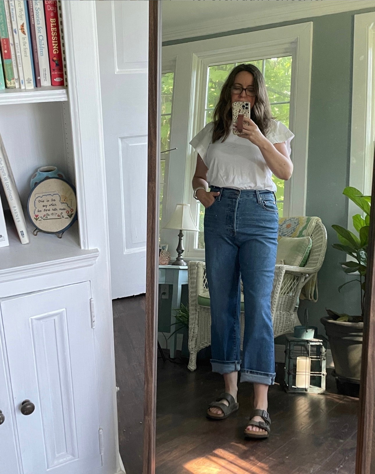 I love these jeans with a flutter sleeve white tshirt. Such a classic combination for summer! And the jeans are on sale!