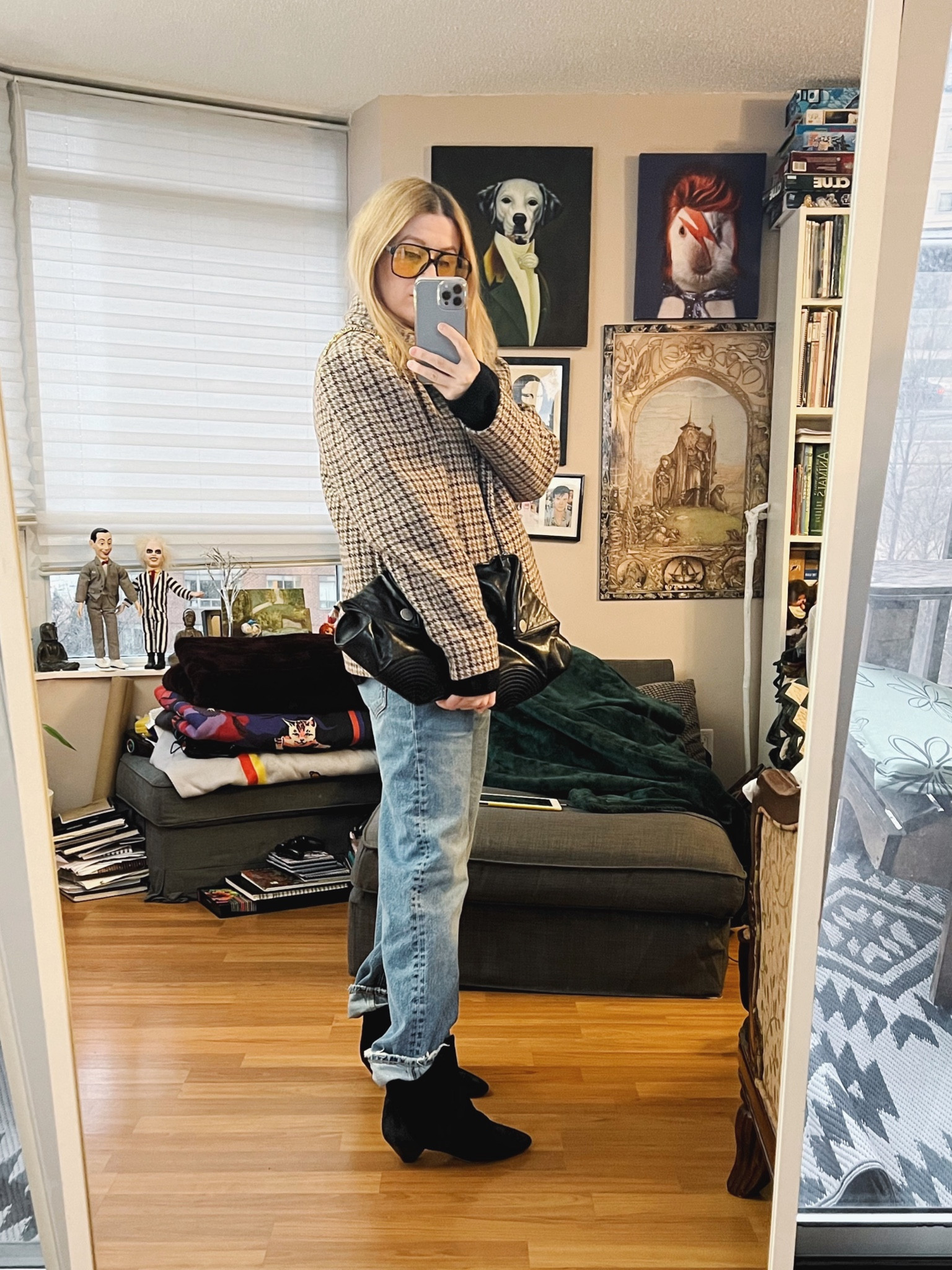 I couldn’t find my large flower brooch so I went with the shoulder leopard brooch. When I buy something new regardless of it being secondhand I often try to get rid of something in my wardrobe to maintain balance if the new piece is filling the spot if an older piece. (Note: I don’t do this if it’s a piece bought to fill a wardrobe hole). This new blazer/jacket is taking the place of an older Zara check blazer I used to wear often. The older one doesn’t fit the way that I like my blazers to fit now so I never reach for it. It’s okay for your style to evolve or your size to change, and it’s okay to let go of pieces that no longer make you feel your best. Sell or donate them to someone who will appreciate them again.
•
.  #FallLook  #StyleOver40  #alexanderMcQueen  #isabelMarant  #isabelMarantBoots  #secondhandFind #zara #FashionOver40  #MumStyle #genX #genXStyle #genXInfluencer #WhoWhatWearing #genXblogger #secondhandDesigner #Over40Style #40PlusStyle #Stylish40s #styleTip  #HighStreetFashion #StyleIdeas

#LTKSeasonal #LTKstyletip #LTKshoecrush