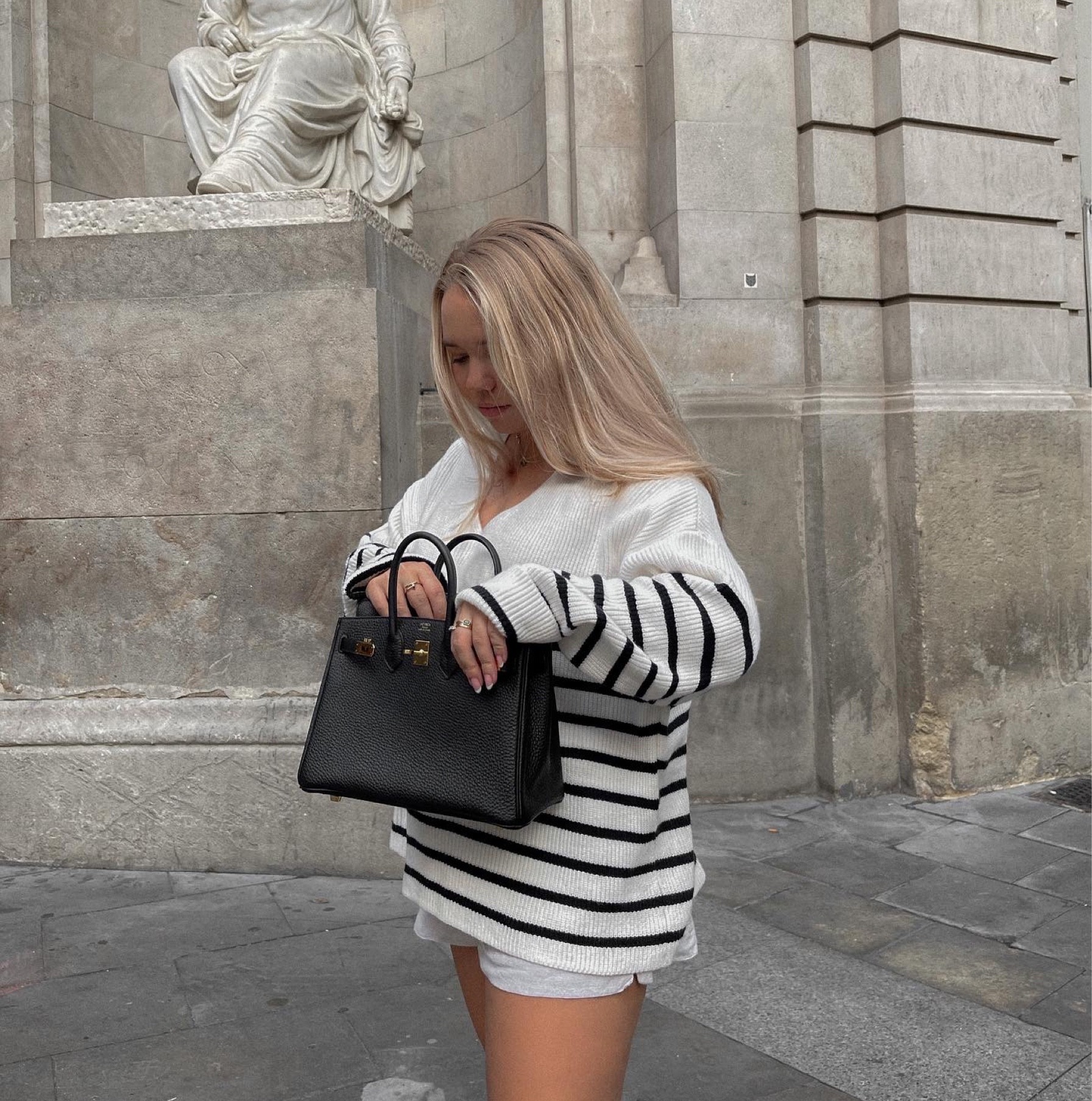 Stripped sweater weather 🤍☁️

#LTKeurope #LTKitbag #LTKstyletip