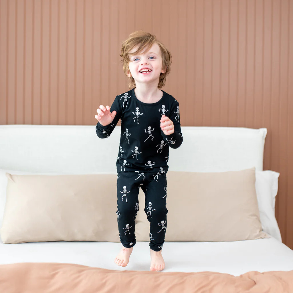 Long Sleeve Pajamas in Skeleton | Kyte Baby