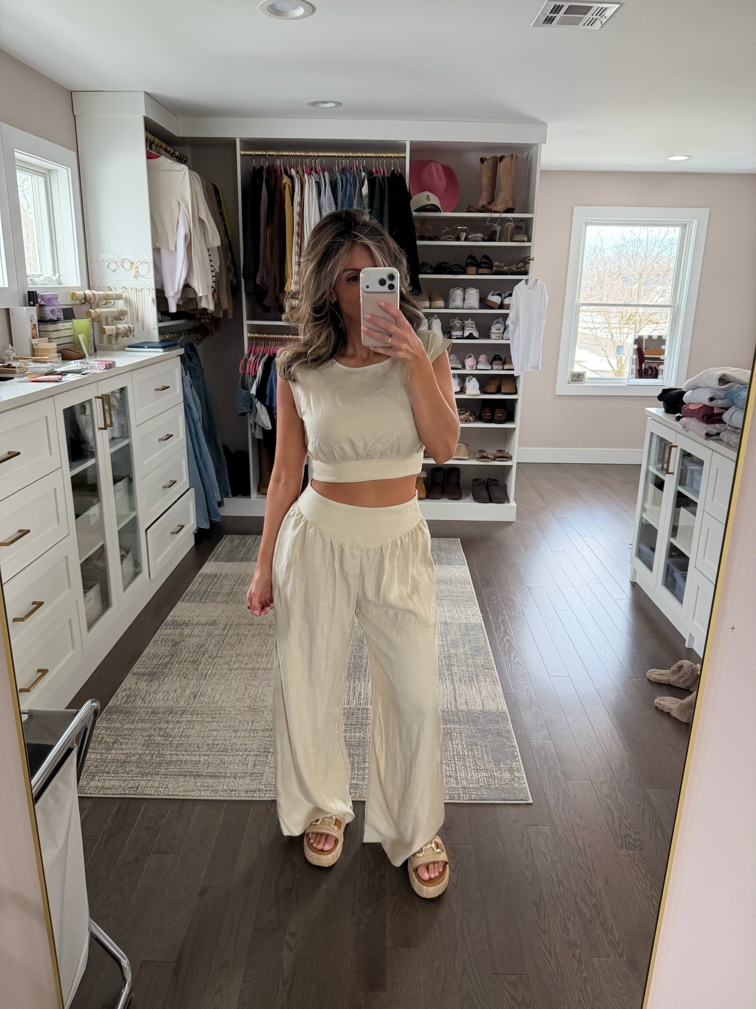 The cutest lightweight set for spring!! 

#LTKootd #LTKSpringSale #LTKgrwm