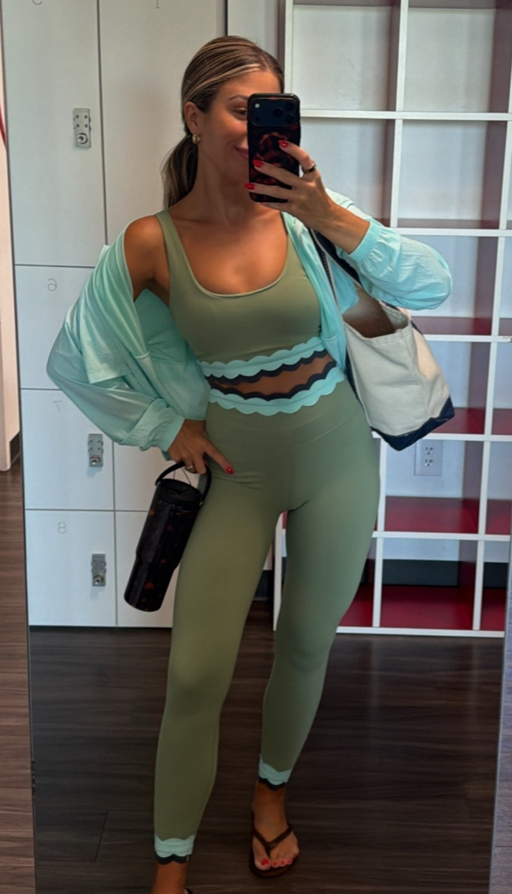 Tuesday #ootd

#LTKmorningroutine #LTKmomlife #LTKfitnessgoals