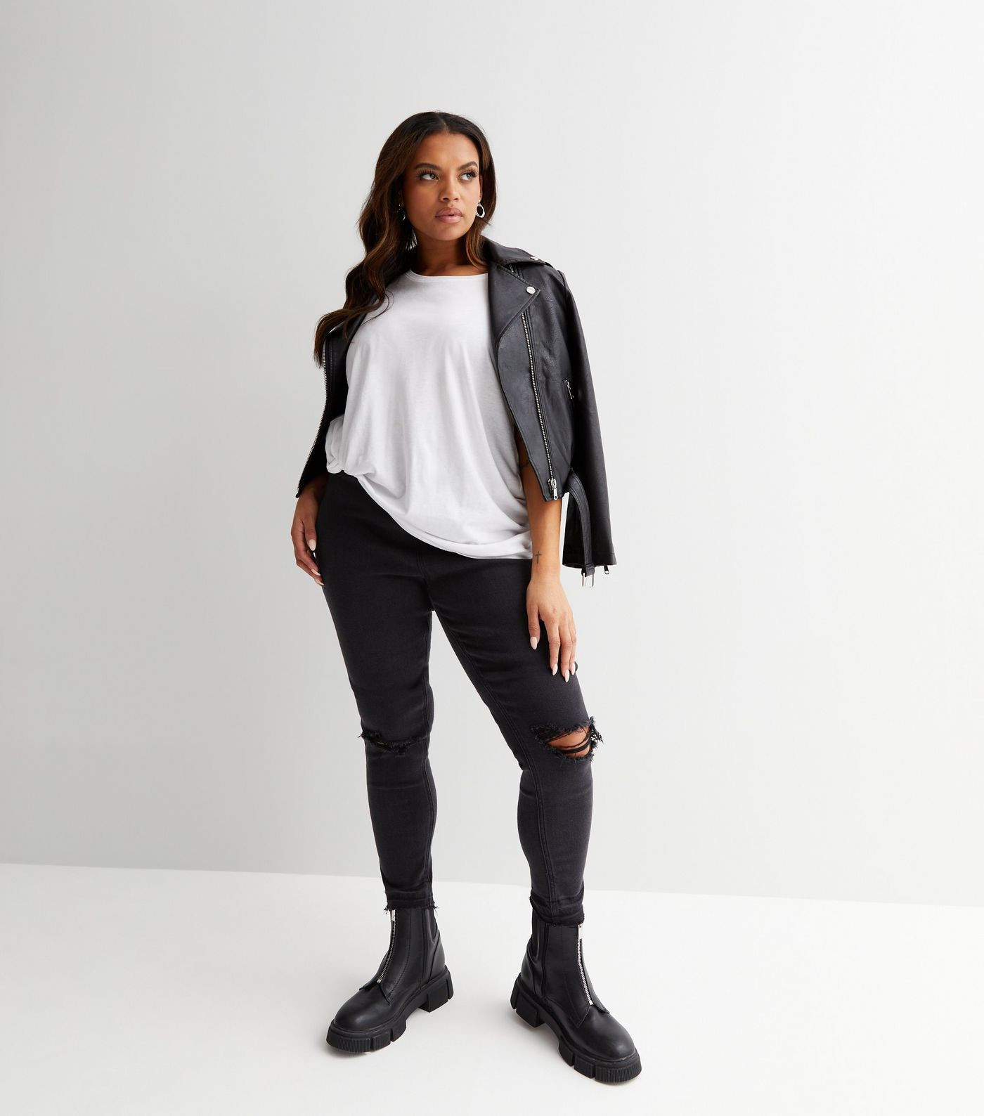 Curves Black Ripped High Waist Hallie Super Skinny Jeans | New Look | New Look (UK)