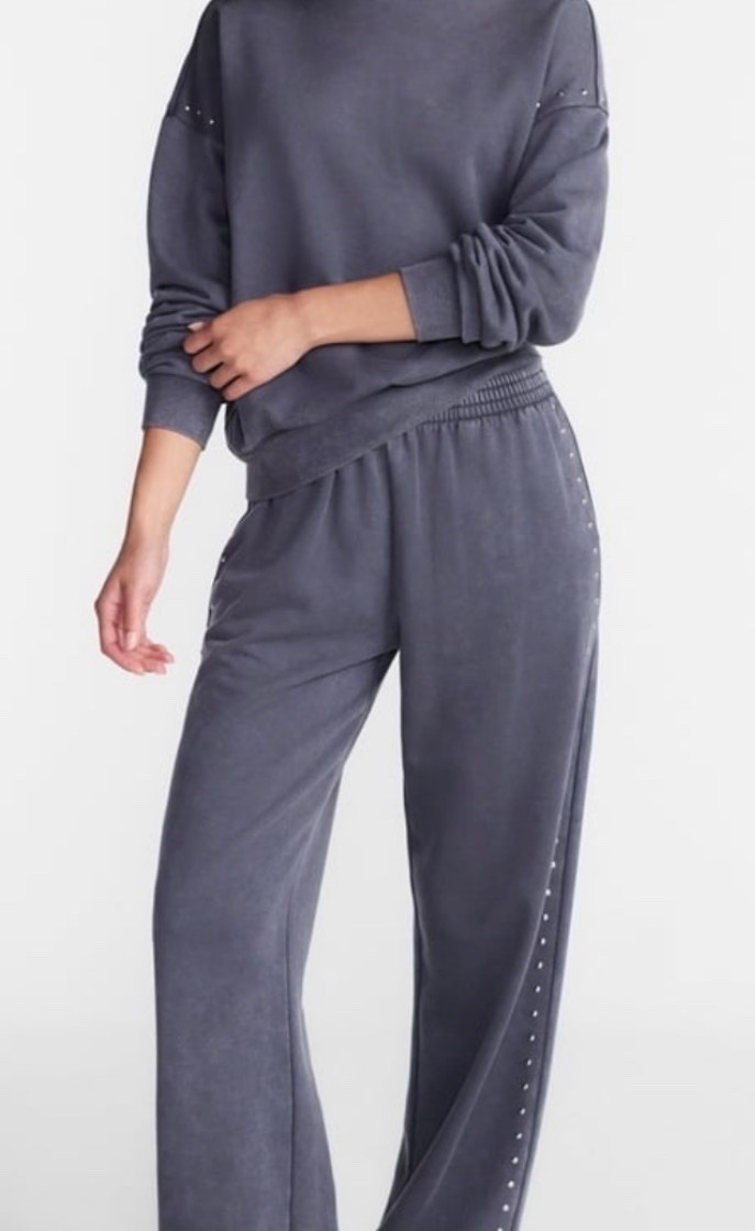 Cutest set @Walmart 💓 comes in two colors 

#walmartfinds #ltk #newin #walmart #comfy #under20 #greygranite