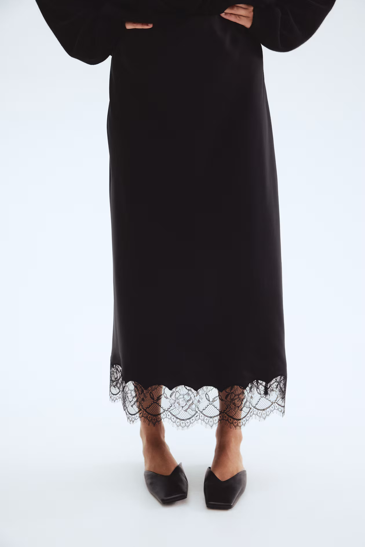 Lace-trimmed satin skirt | H&M (UK, MY, IN, SG, PH, TW, HK)