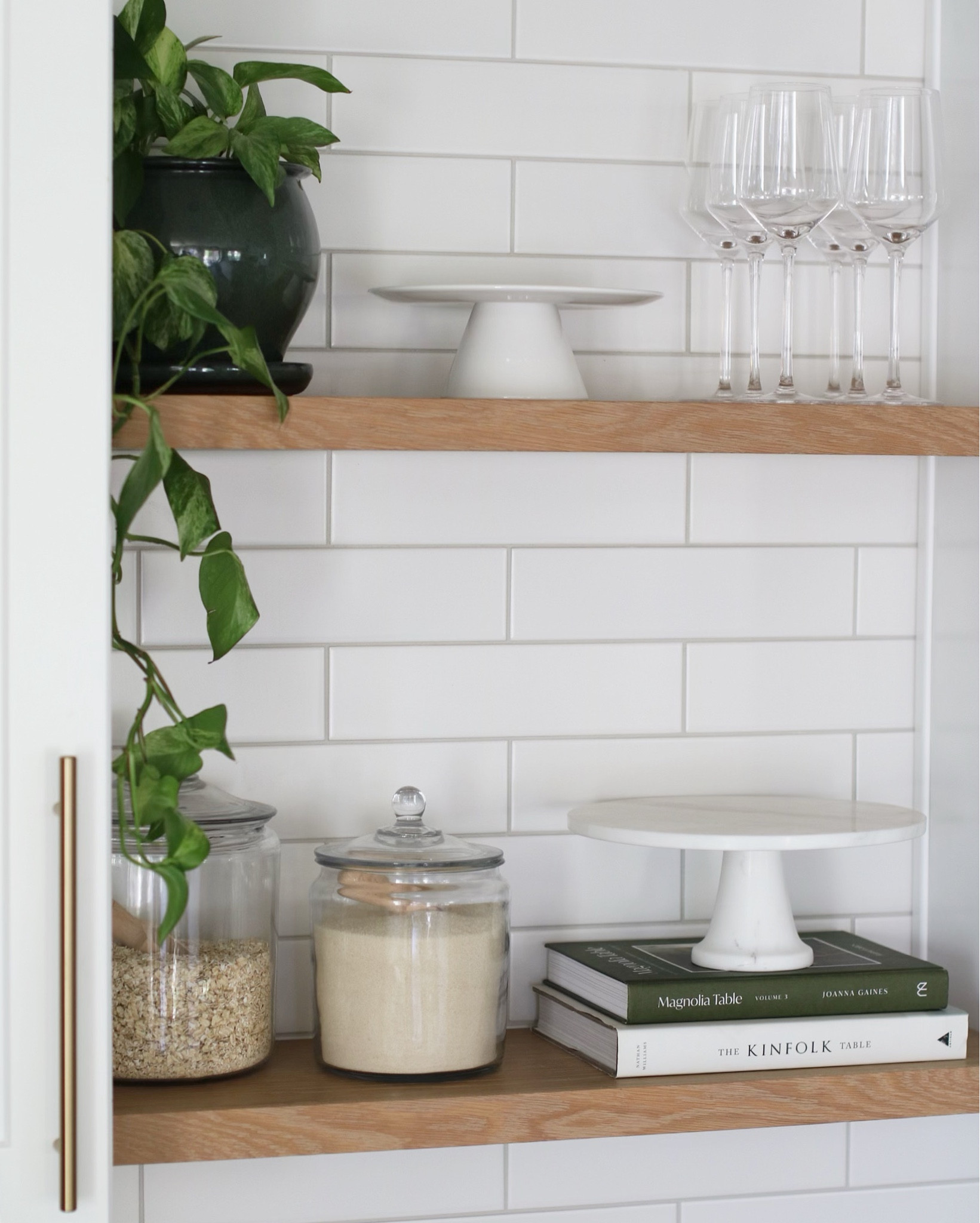 Simple Shelf Styling🫶🏻

#LTKFind #LTKSeasonal #LTKhome