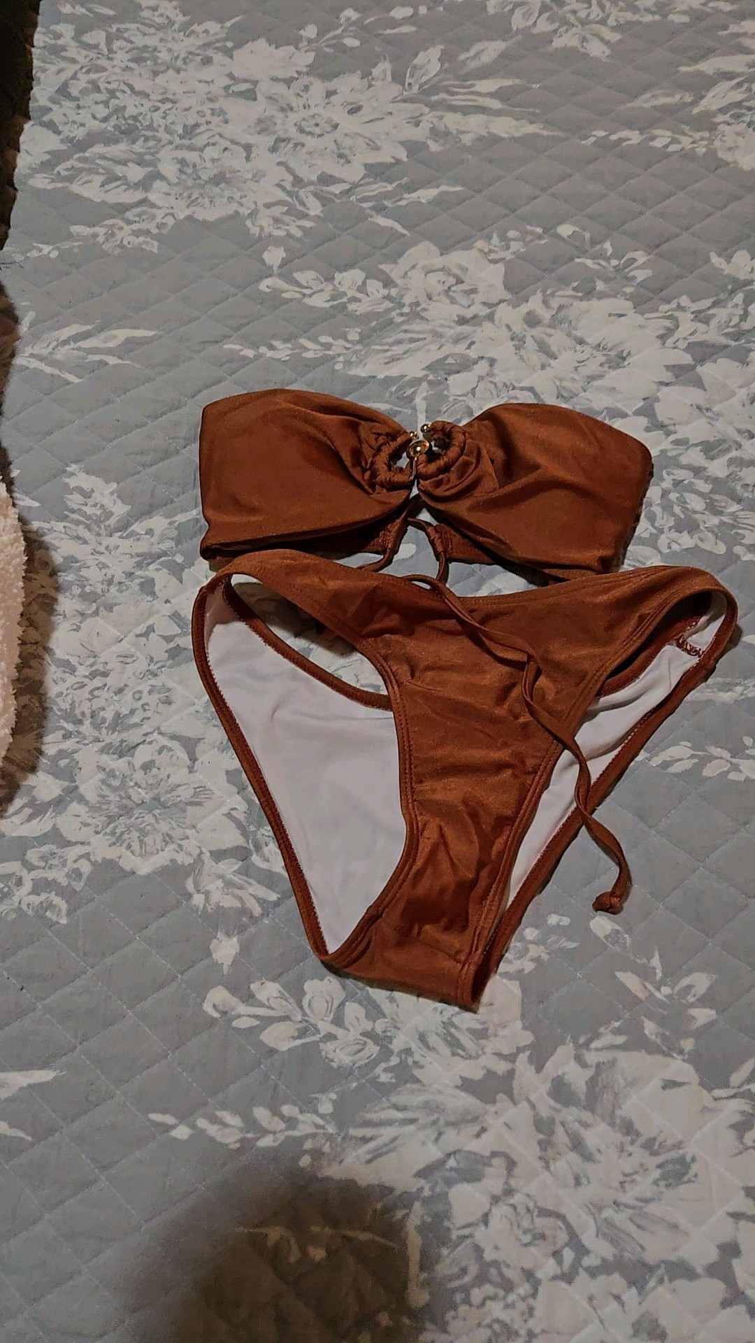 This is my favorite swimsuit, and I have it in the green as well! It is so good! PLUS it's under $30! 

#LTKFindsUnder50 #LTKGiftGuide #LTKSwim