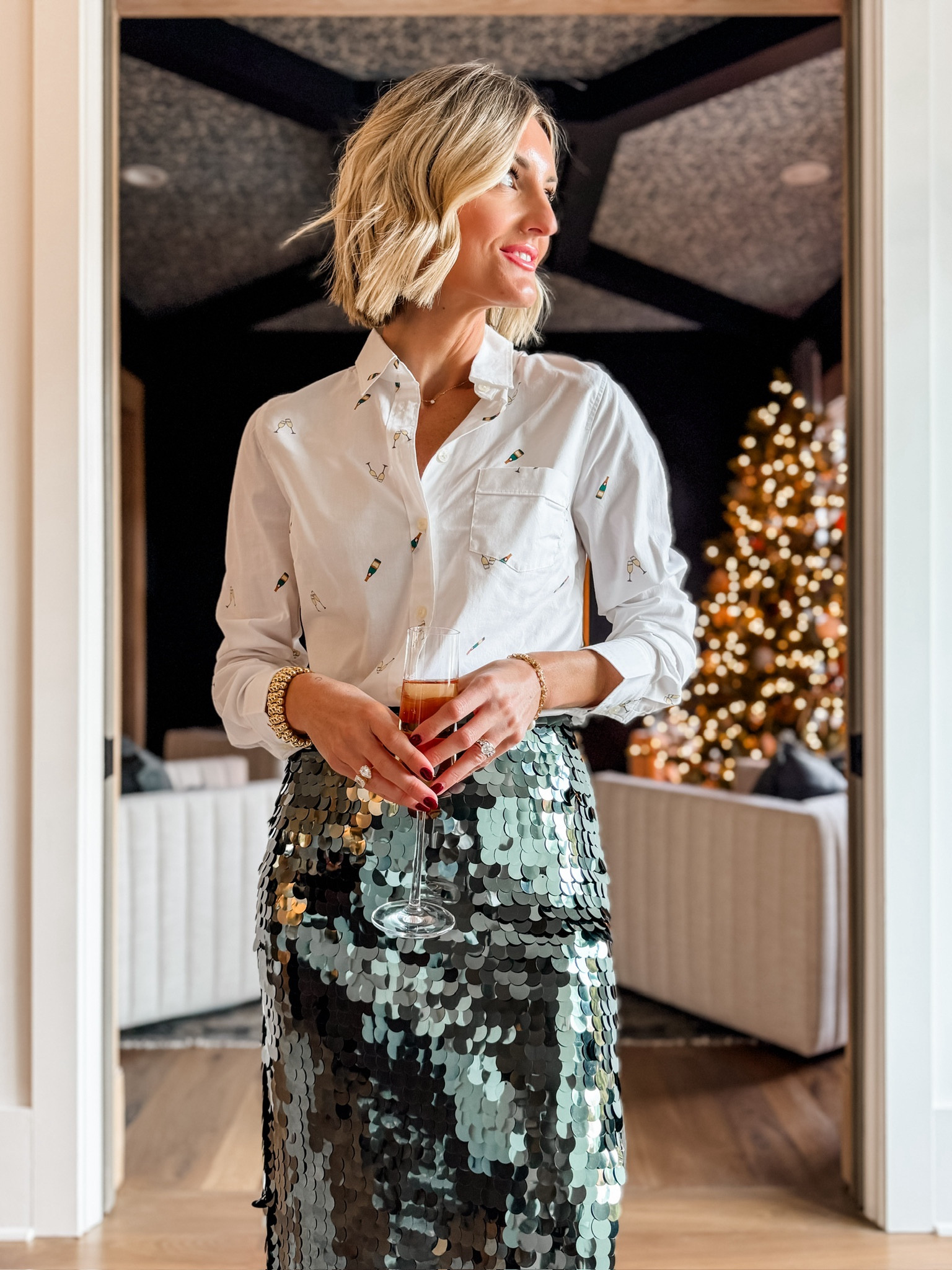 This button down is so cute! I love the change bottles! Wearing XS



Loverly grey, holiday outfit, Christmas, winter outfit 

#LTKSeasonal #LTKHoliday #LTKStyleTip