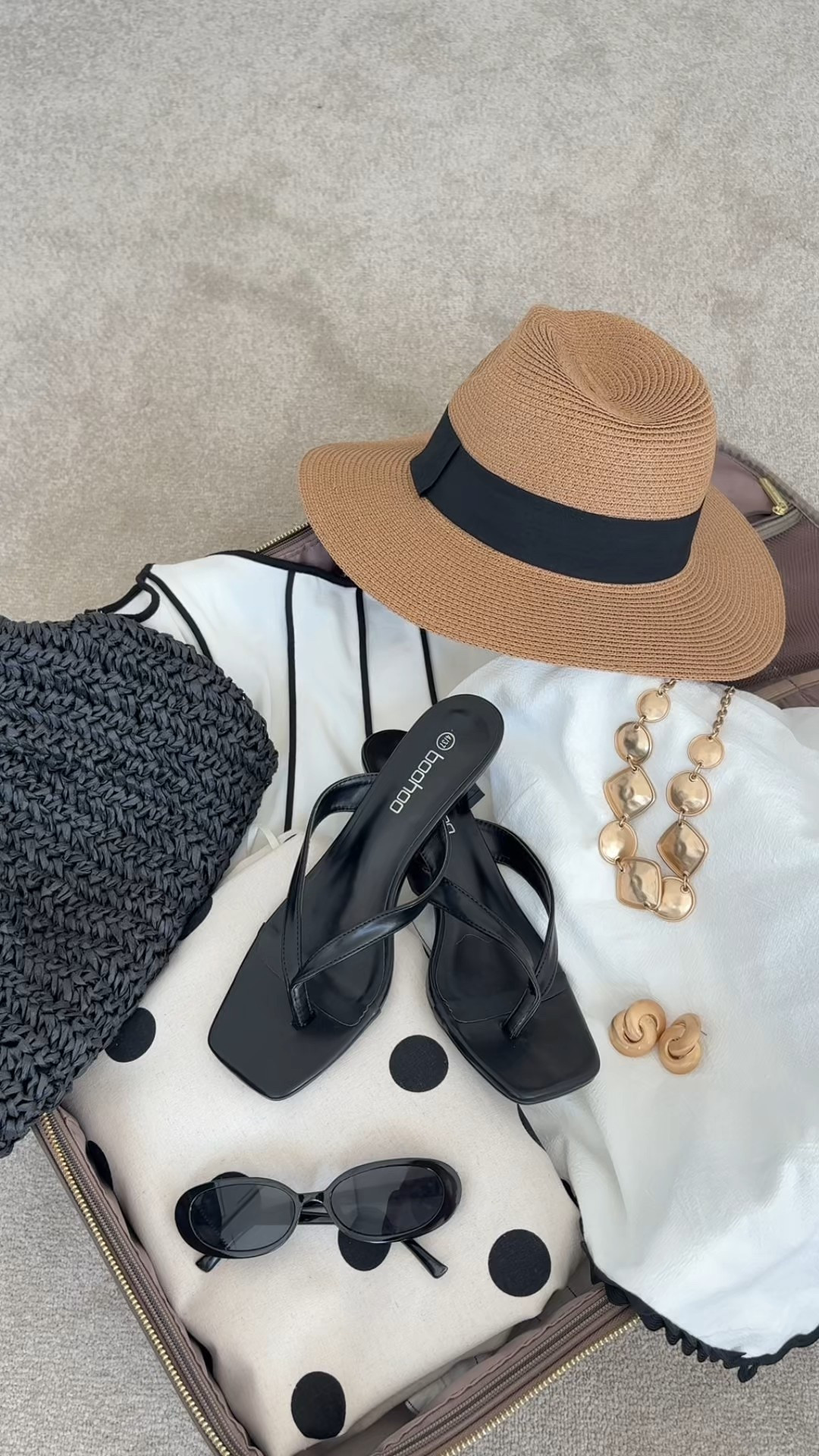 … Day 4 of Euro Summer Outfits : Cannes 🛥️ 🇫🇷 

Today’s reel is serving effortless co-ords, floaty dresses, and that perfect blend of casual luxe and sunset glam — exactly what Cannes calls for.

The fashion vibe is all about being relaxed yet refined, with a feminine edge. Monochromes and neutrals are a Riviera staple, which is music to my ears — you girls know how much I love crisp whites, creamy tones, and classic black! 🎶🤭

#eurosummer #eurosummerstyle #eurosummerseries #holidayoutfits #frenchriviera #frenchrivieraoutfits #cannesoutfits #monochromeoutfits #summerstyle #zara #hm #summeroutfits 