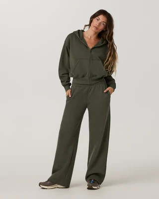 Vuori Restore Straight Leg Sweatpant - Shorts | Army/Green | XL | Vuori Clothing (US & Canada)