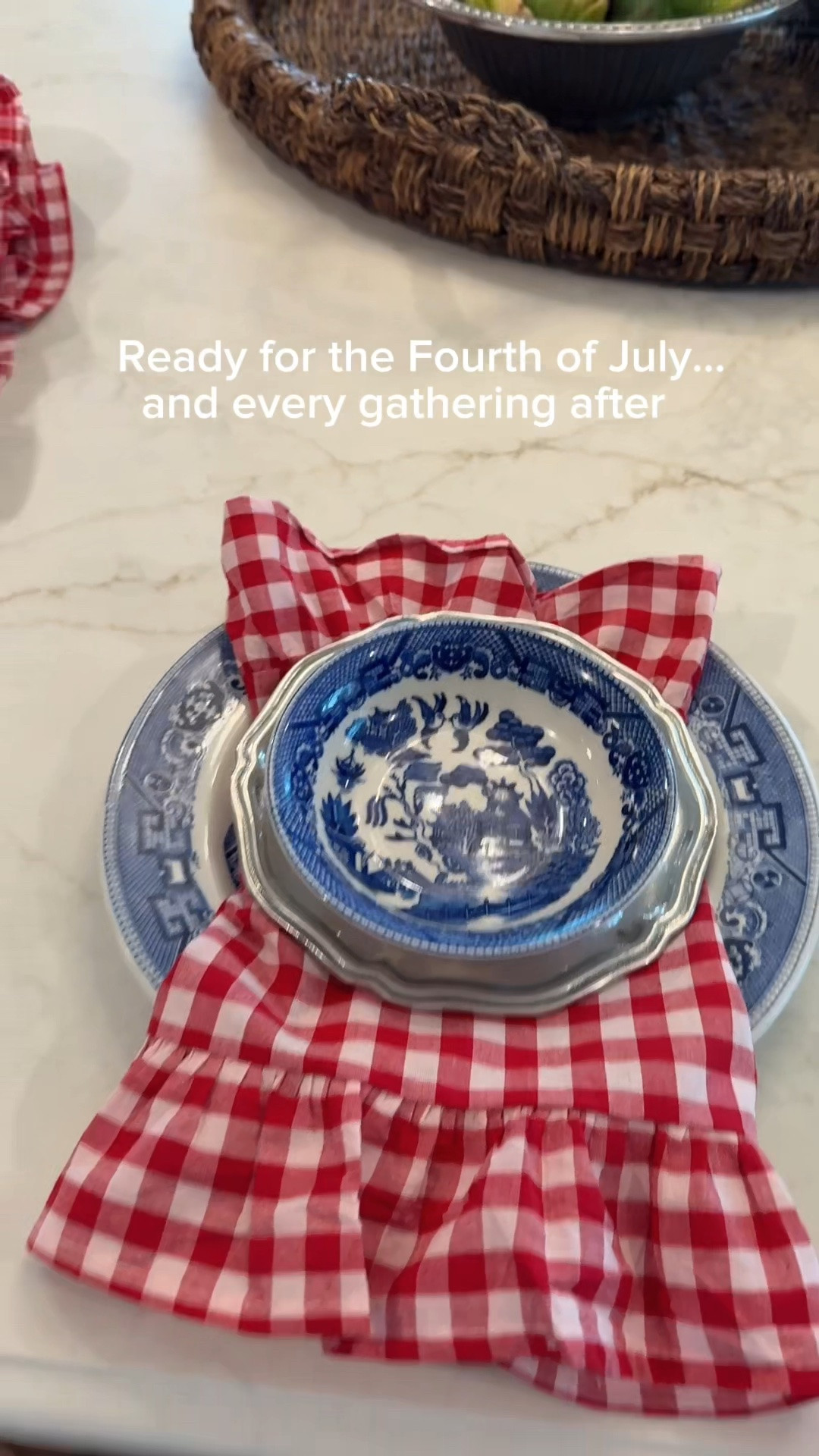 Red & White Ruffle Gingham Napkins 🍓🇺🇸

These red and white gingham ruffle napkins are the sweetest addition to any table. Perfect for Fourth of July celebrations, summer gatherings, picnics, brunches, and everyday entertaining. I love how they add a playful, charming touch whether they’re folded under a plate or layered into a full tablescape. One of those pieces you’ll reach for all season long! ❤️🤍