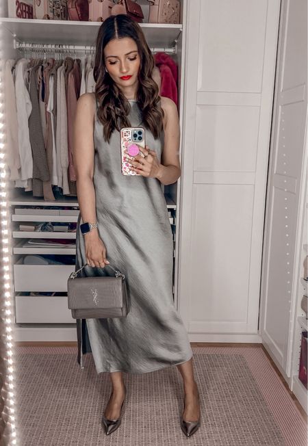 Holiday outfit ideas from GAP. Satin high neck midi dress in storm cloud grey.

I’m wearing an M in the dress

There’s currently 40% off on site!

#gapcanada #howyouweargap

#LTKCyberWeek #LTKfindsunder100 #LTKsalealert