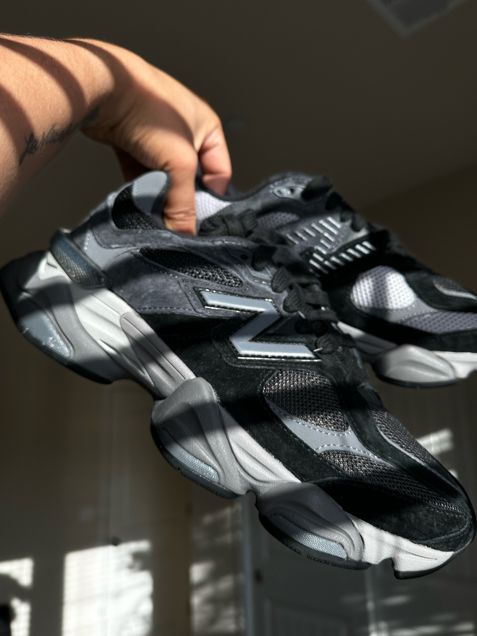 FINALLY got my hands on these 🤭 I've been wanting NB 9060's for months now but they're always sold out! Originally wanted a white/beige colorway but since I already have similar shoes in that color, I decided to give these a try. 

So comfortable! I feel like I could've sized a half size down (8) but 8.5 still fit good. 
