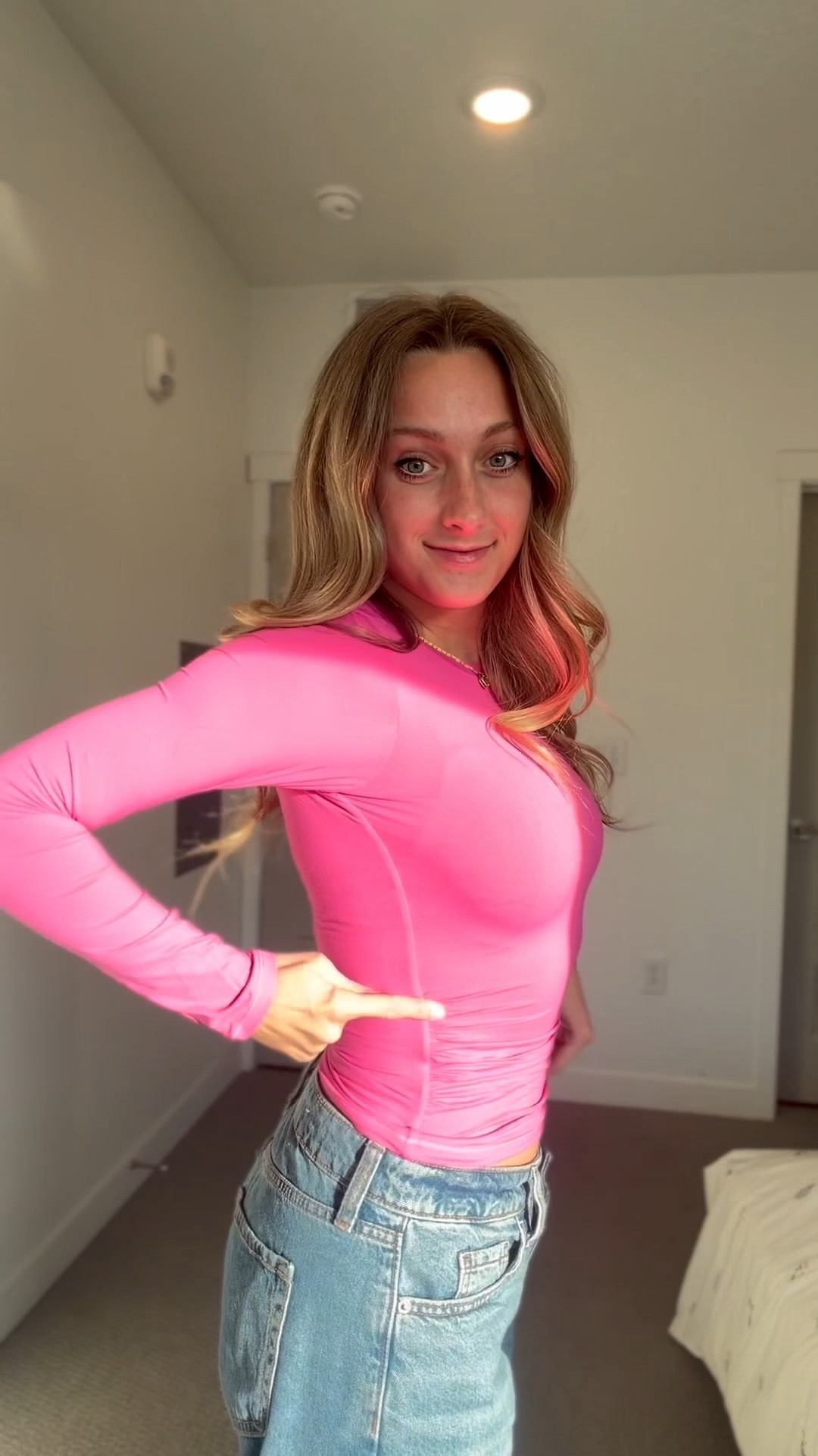 The cutest long sleeve tops from Qinsen on Amazon! So obsessed with the flattering scrunch 😍 wearing a size XS 

#LTKFindsUnder50 #LTKPetite