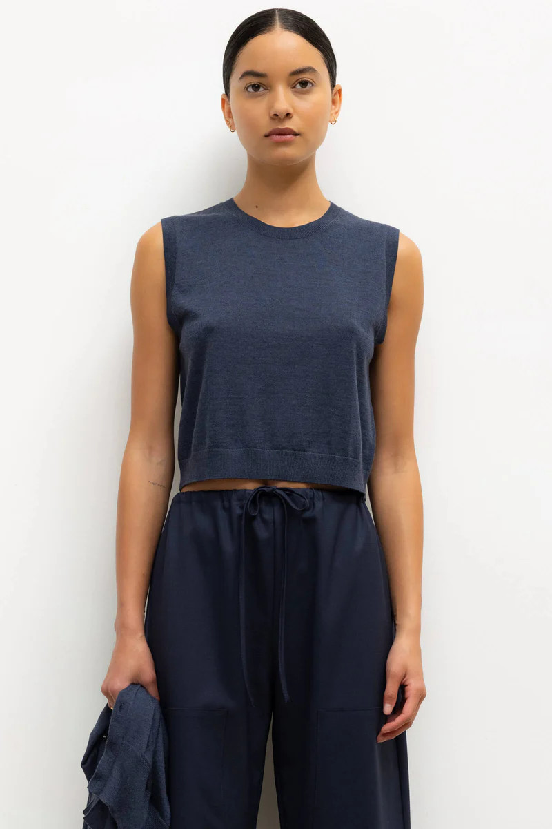 James Sleeveless Crew | LESET