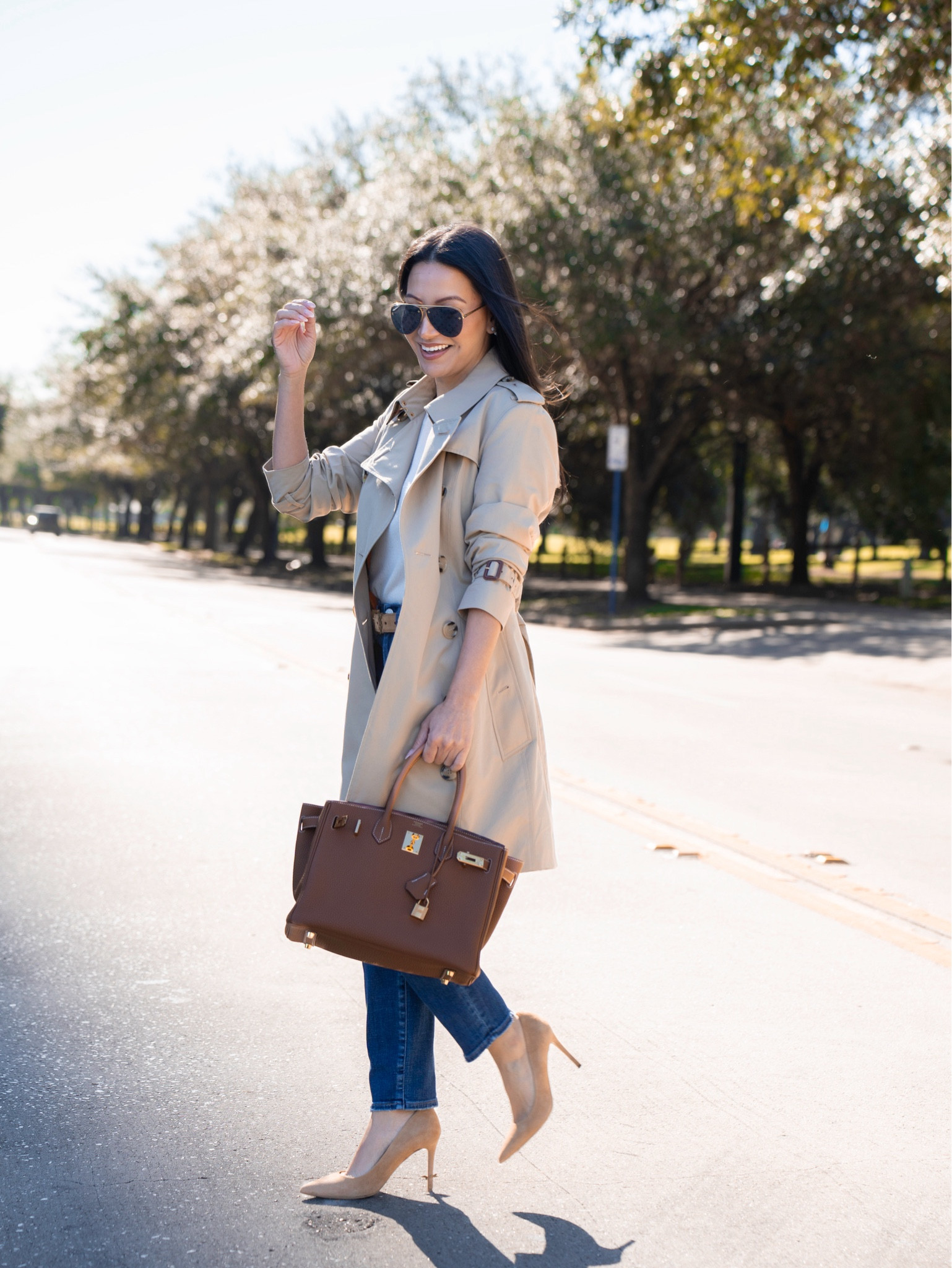 Fall staple👉🏼classic trench 

#LTKSeasonal #LTKHoliday #LTKGiftGuide