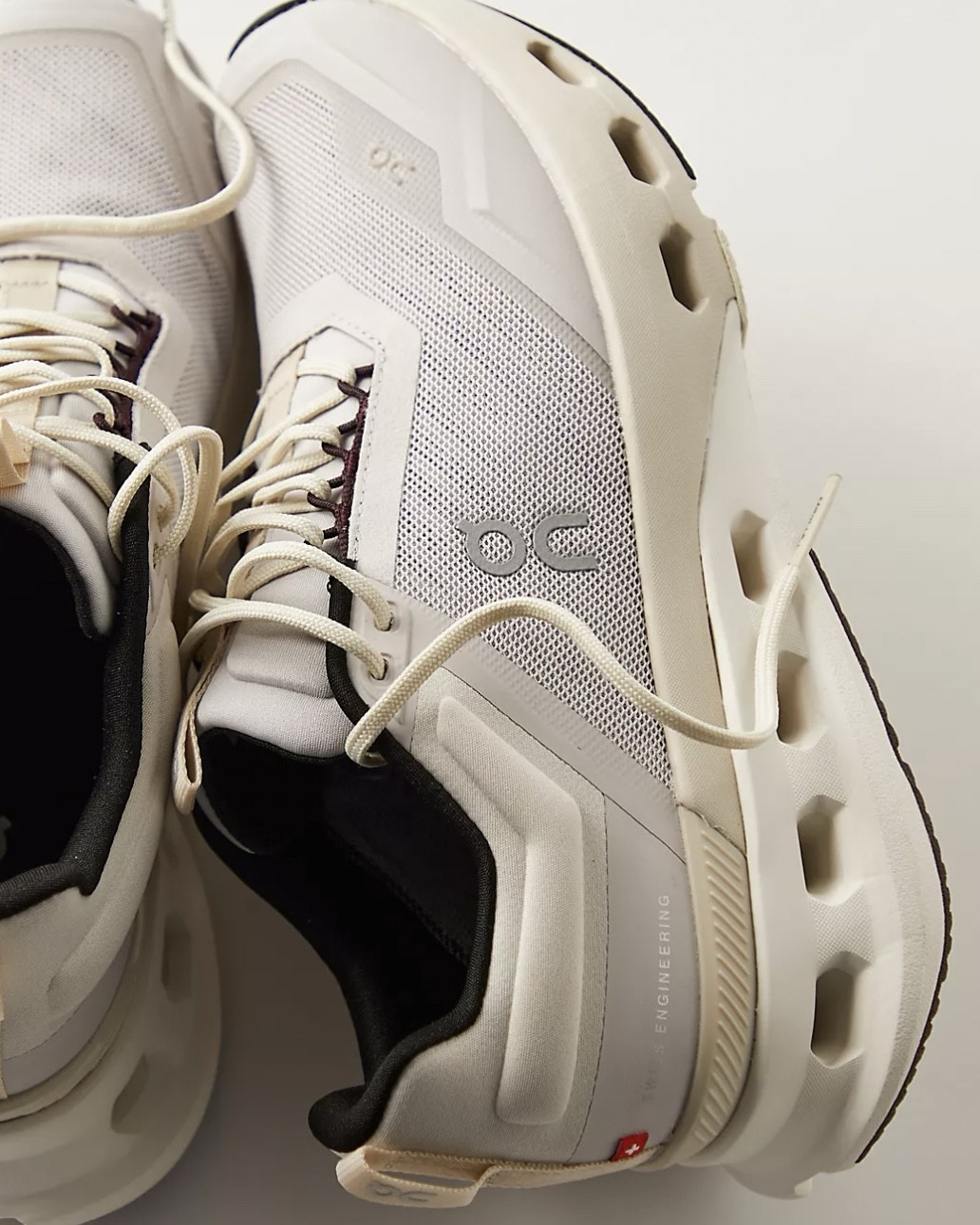 These are the neutral sneakers everyone’s obsessed with right now 🤍
Lightweight, insanely comfortable, and they go with literally everything from leggings to jeans. If you’ve been looking for an everyday shoe upgrade… this is it.

I linked the exact pair in my LTK so you can grab them before they sell out.
#LTKStyle #ViralShoes #NeutralStyle #EverydaySneakers #LTKFinds