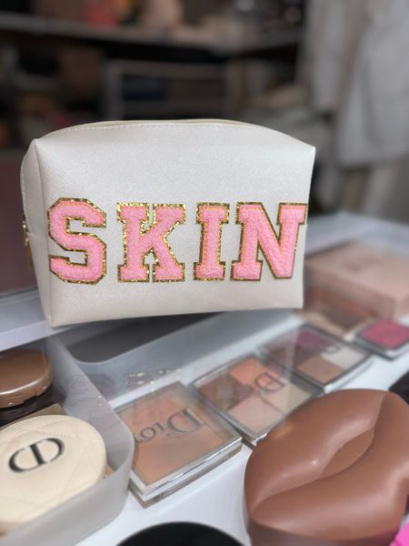 Stony clover dupe for under $10 on Amazon 💖 cosmetic travel pouch ✨ 

#LTKbeauty #LTKBeautySale #LTKFind