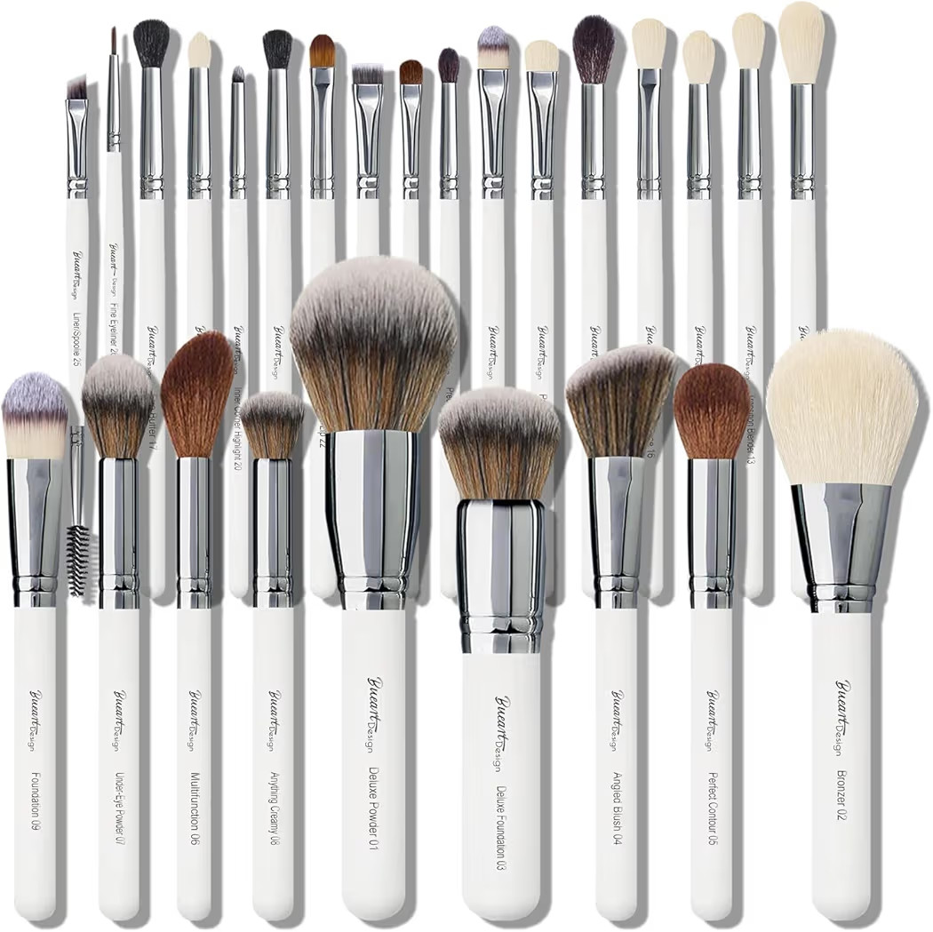 Professional Makeup Artist Brushes Set 26Pcs Real Natural Goat Hair Labeled White Makeup Brush Se... | Amazon (US)