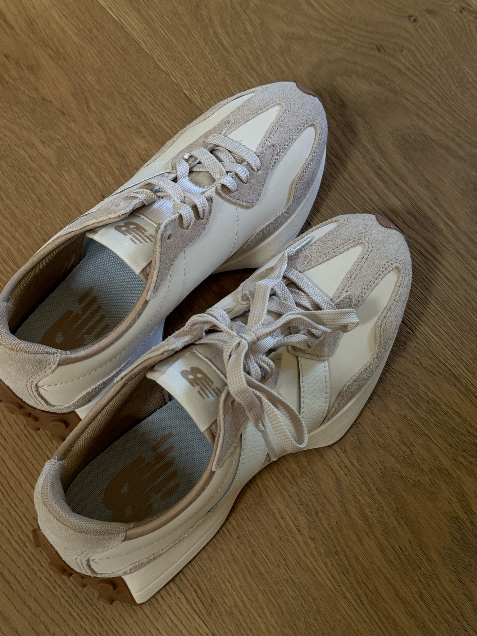 my favorite shoes to travel in !  